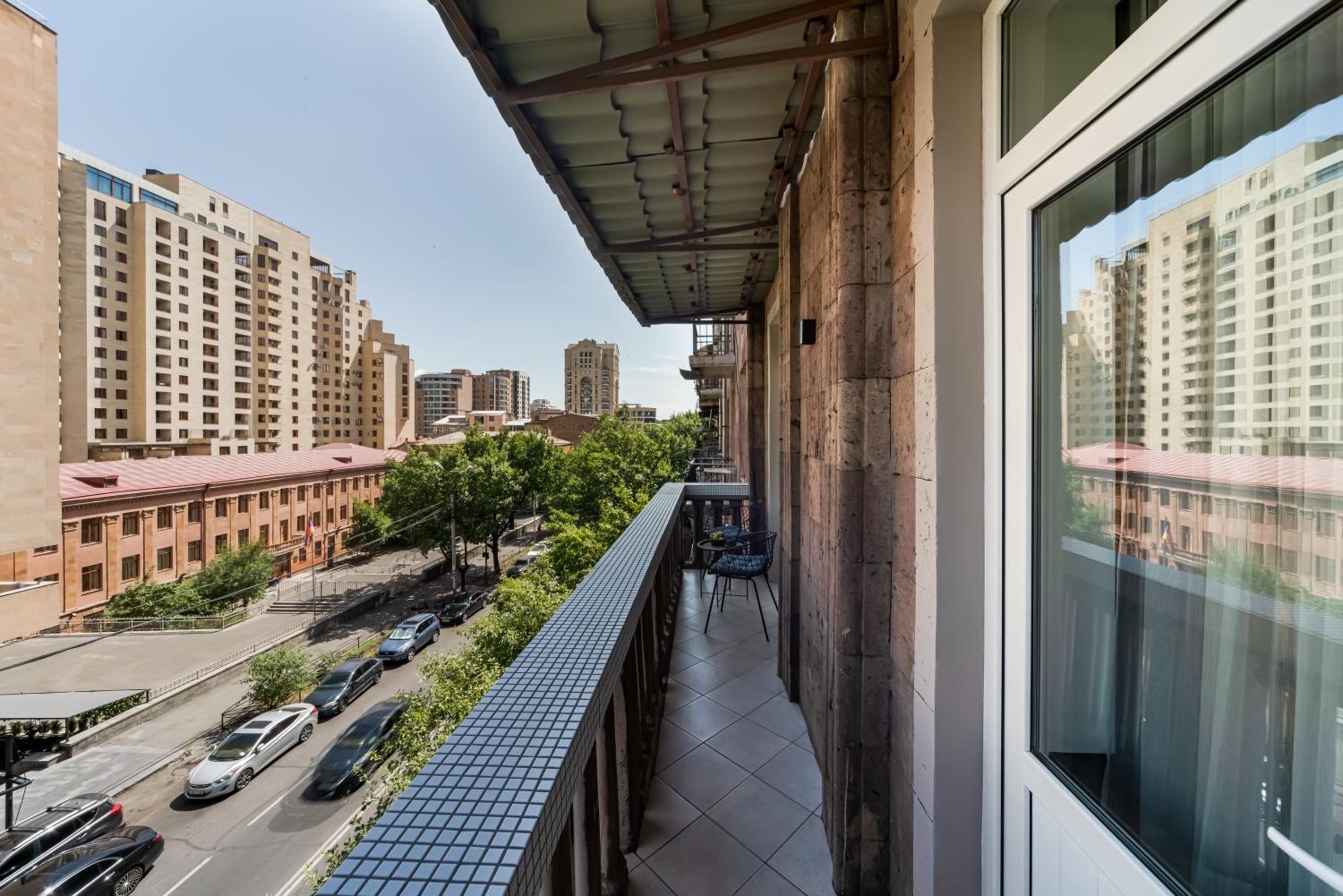 Neva Apartment by Downtown Inn
