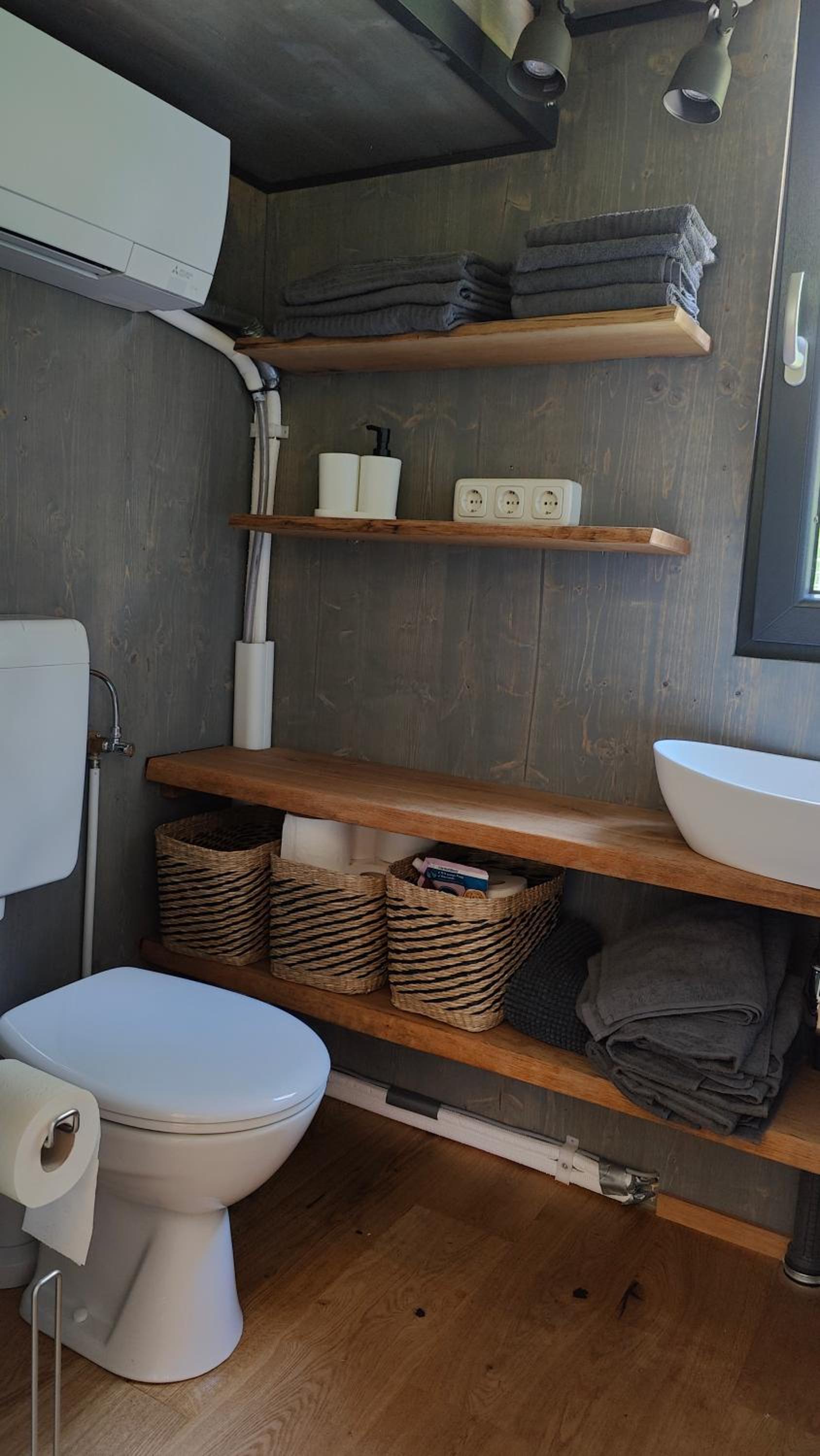 TinyHousebeiDresden mit Faßsauna unser größtes winziges Häuschen für bis zu 7 Personen, Kaminofen, große Terrasse - Nähe Sächsische Schweiz - Von Juni - Se