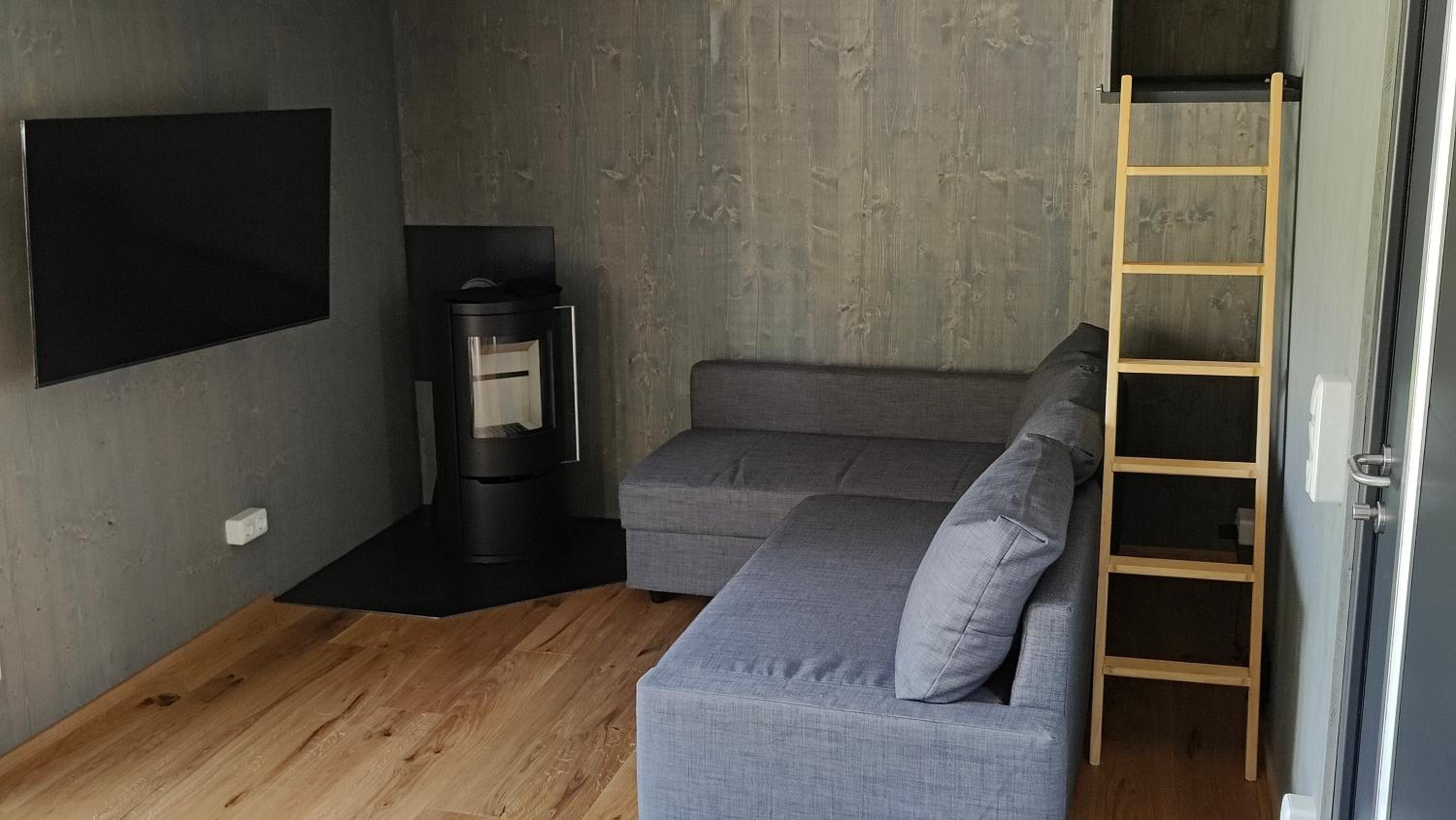 TinyHousebeiDresden mit Faßsauna unser größtes winziges Häuschen für bis zu 7 Personen, Kaminofen, große Terrasse - Nähe Sächsische Schweiz - Von Juni - Se