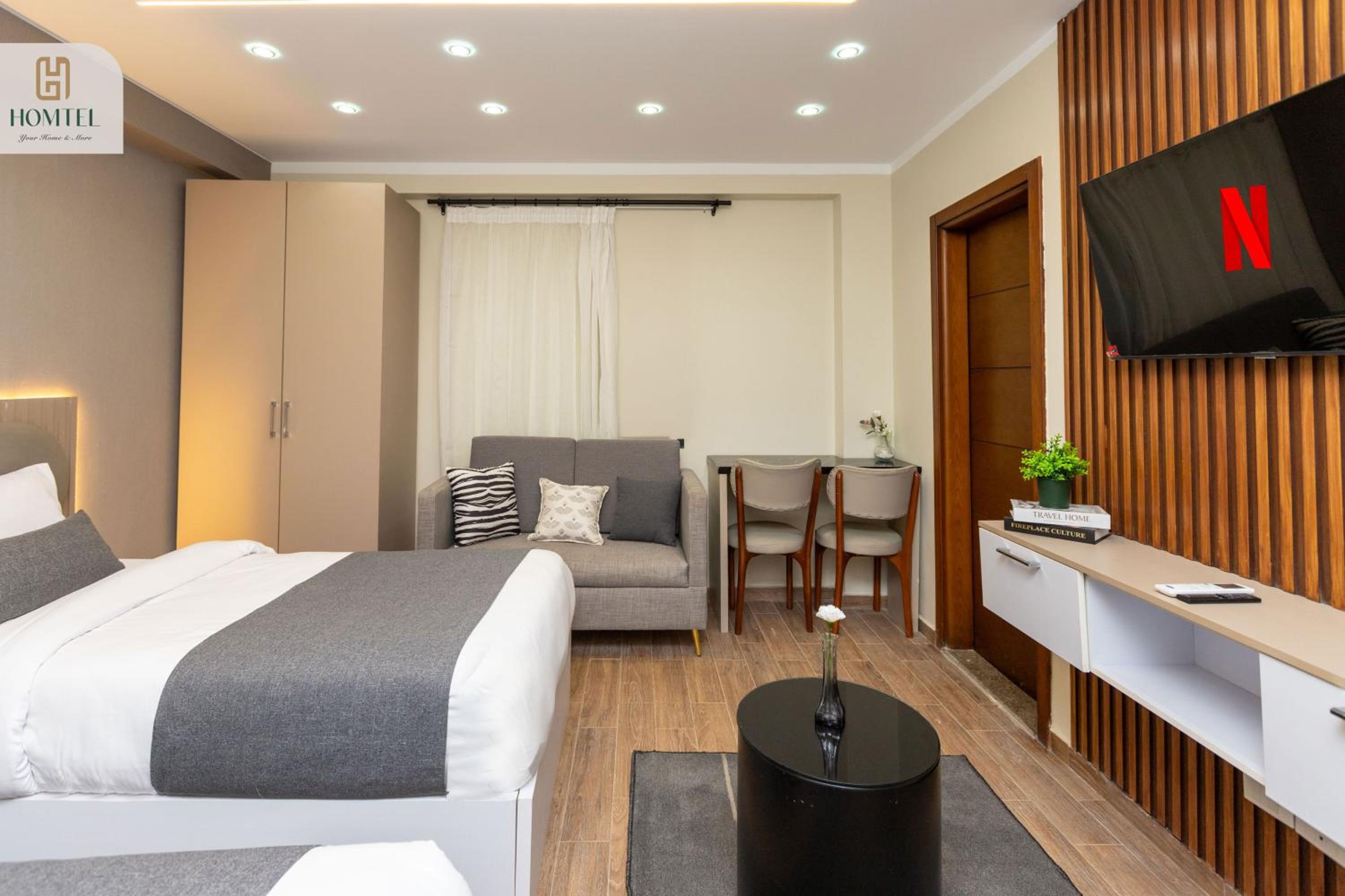 Homtel Residence AUC