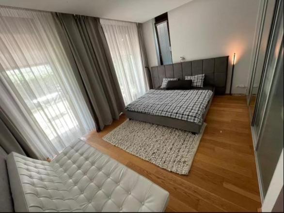 Prestige Living, 2BR Luxury Apartment, Koliba location, free parking view 4