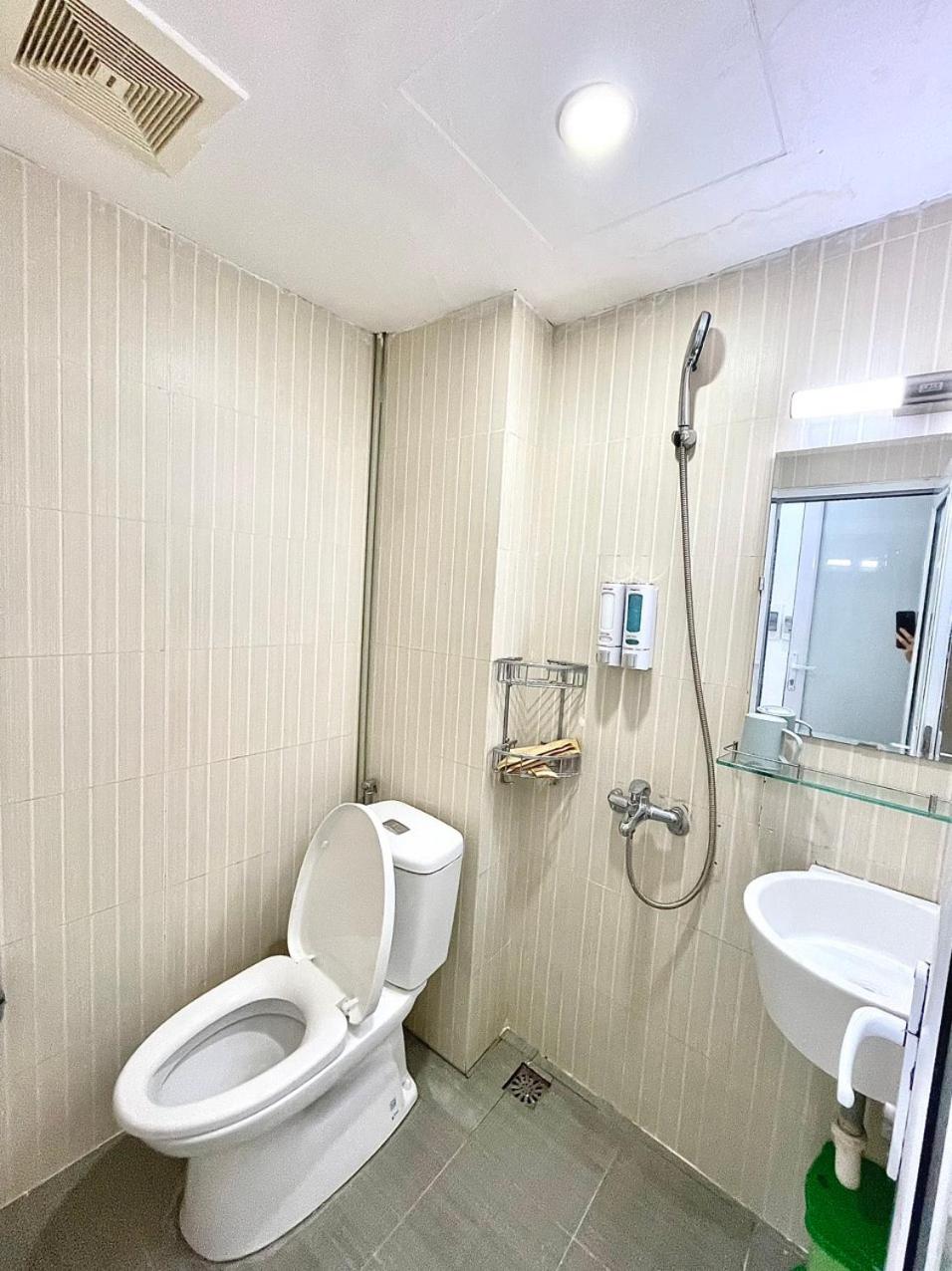 Hidden Paradise Apartment- 3 bedrooms -3 floors