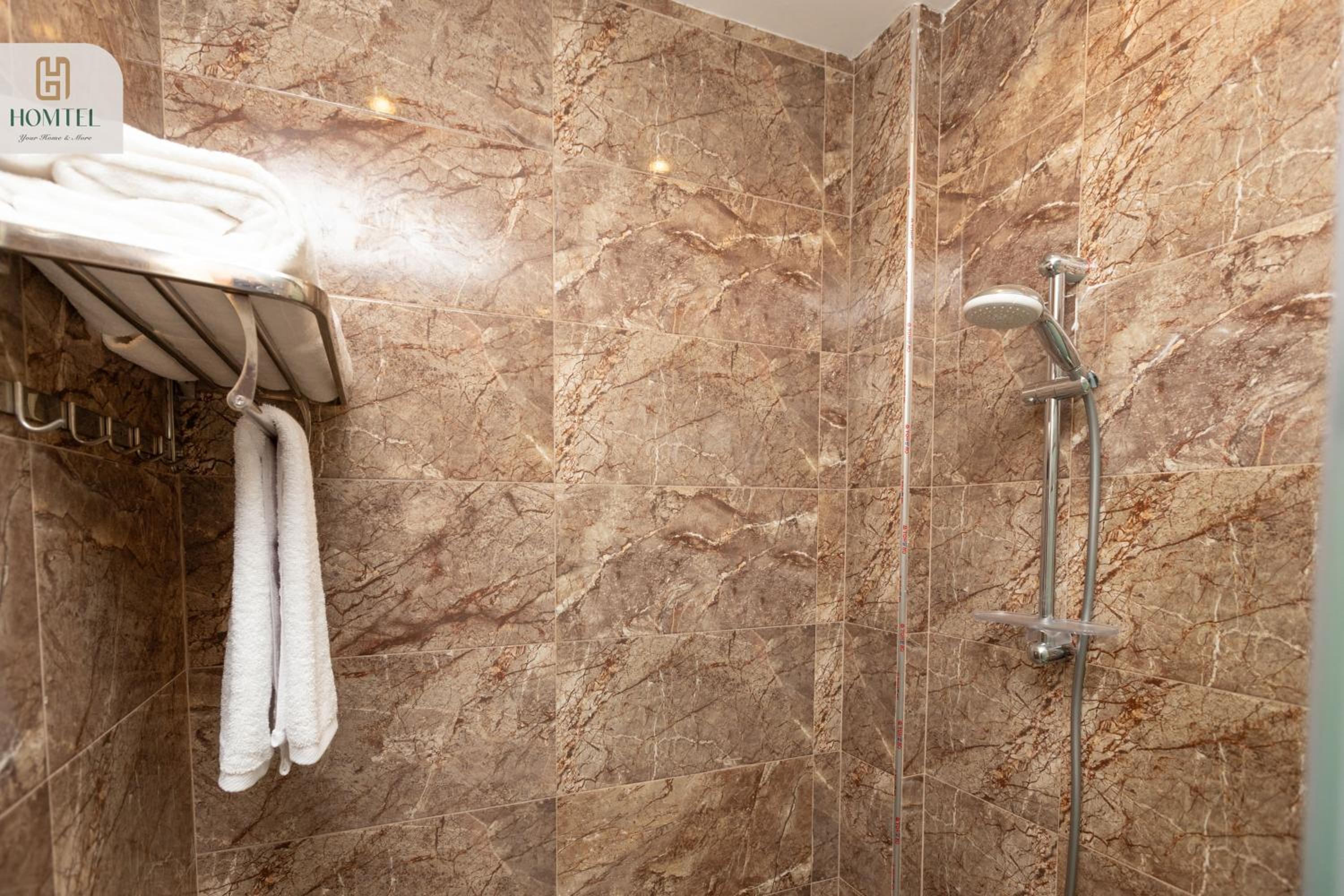 Homtel Residence AUC