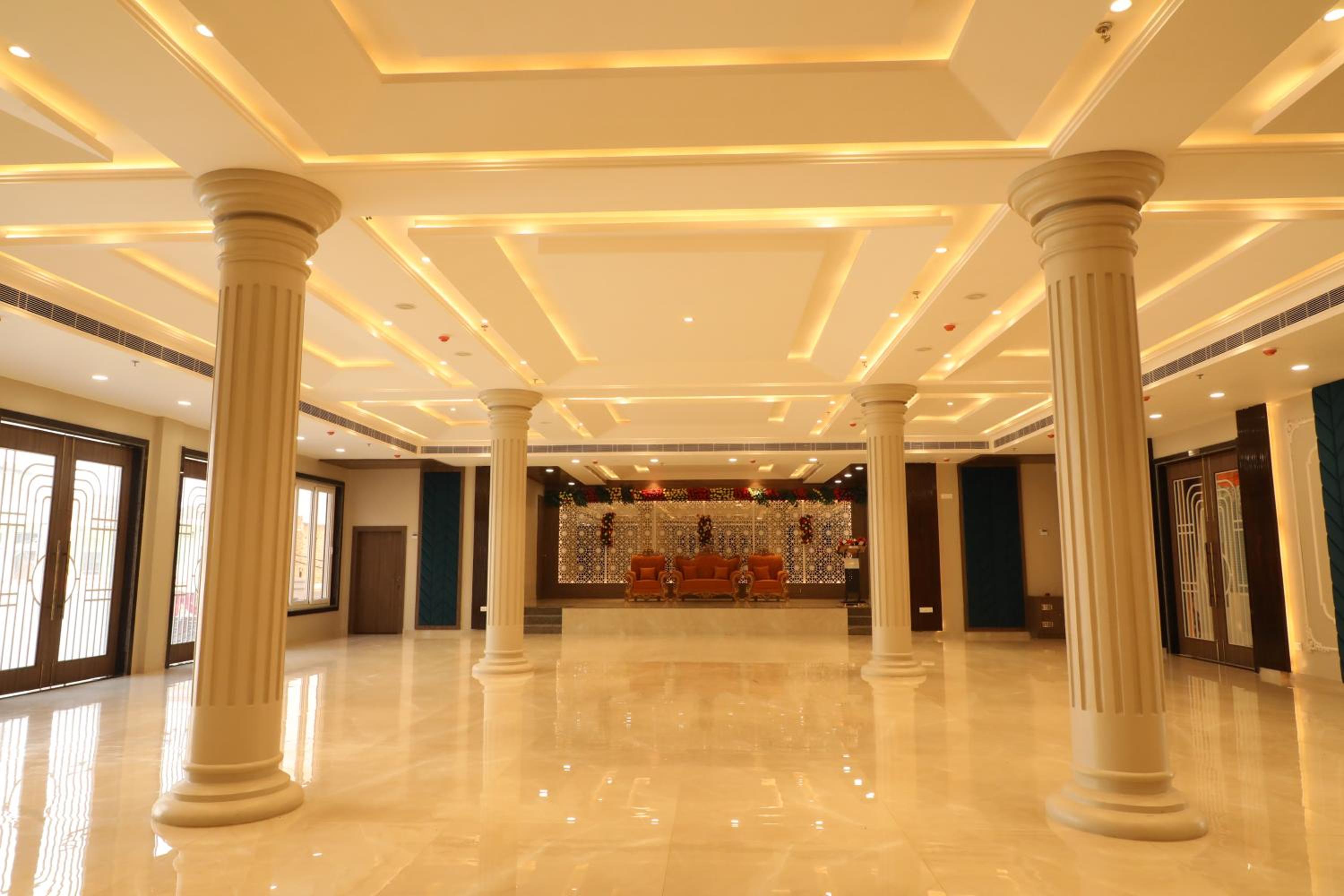 The DIAMOND HOTEL& BANQUET