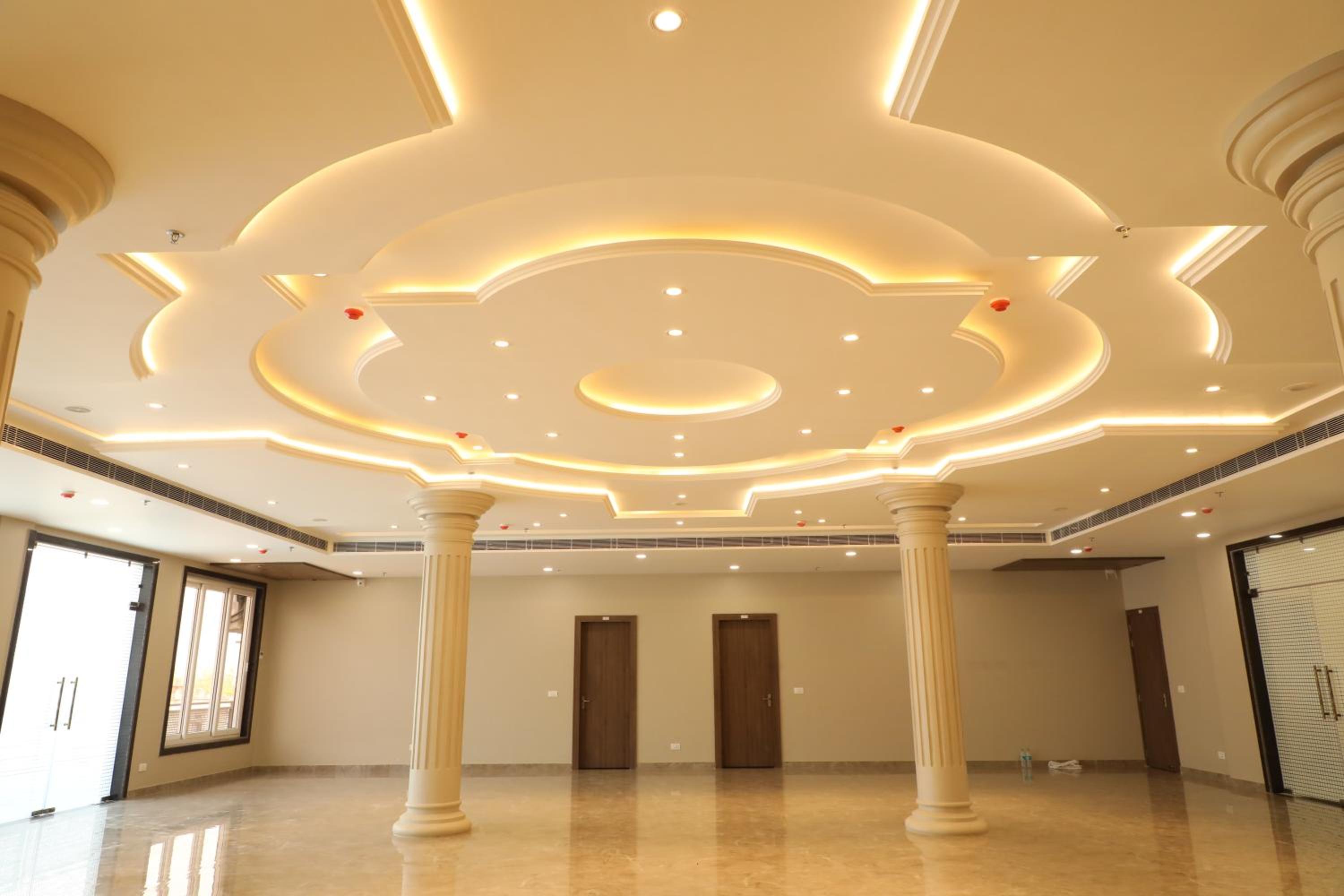 The DIAMOND HOTEL& BANQUET
