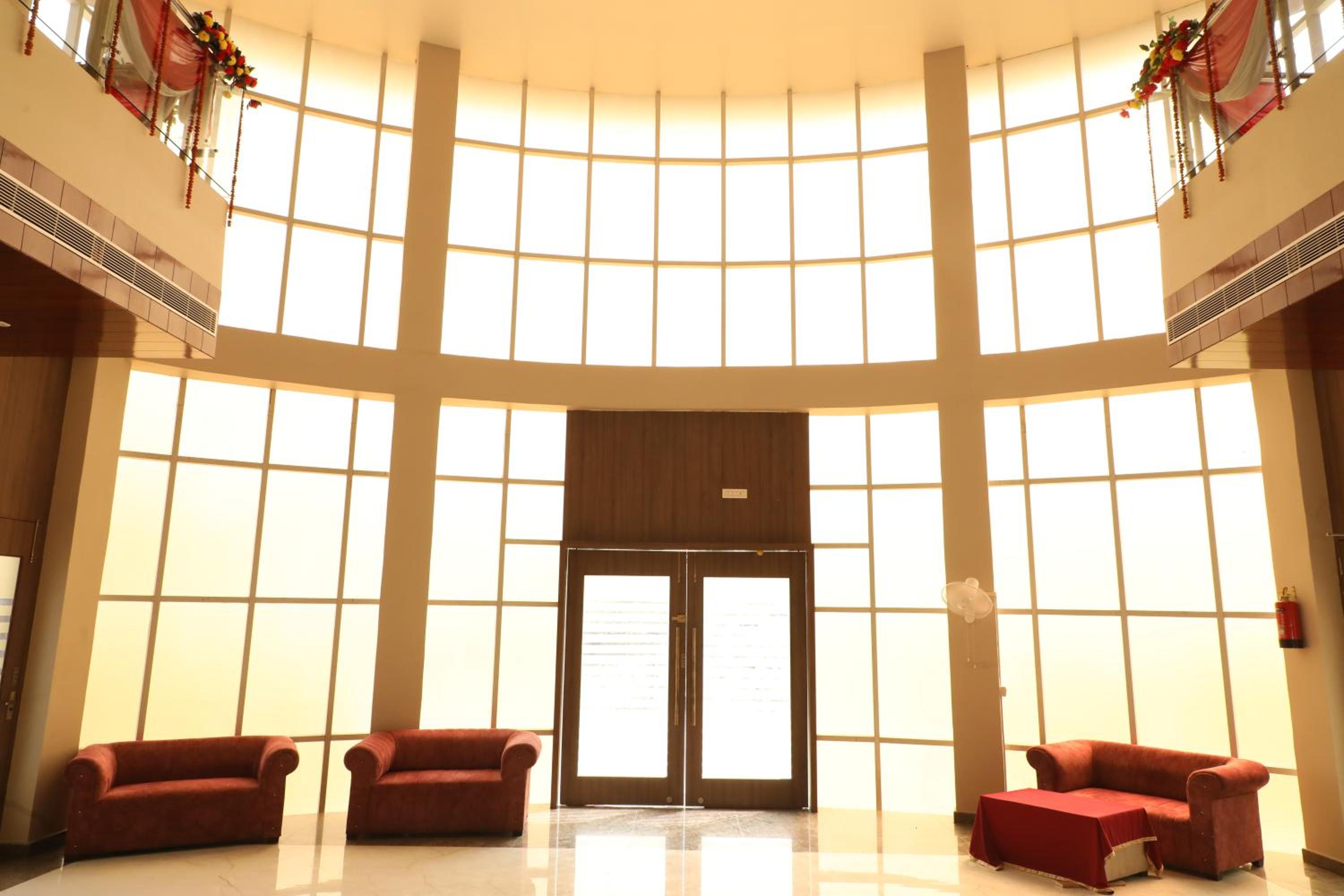 The DIAMOND HOTEL& BANQUET