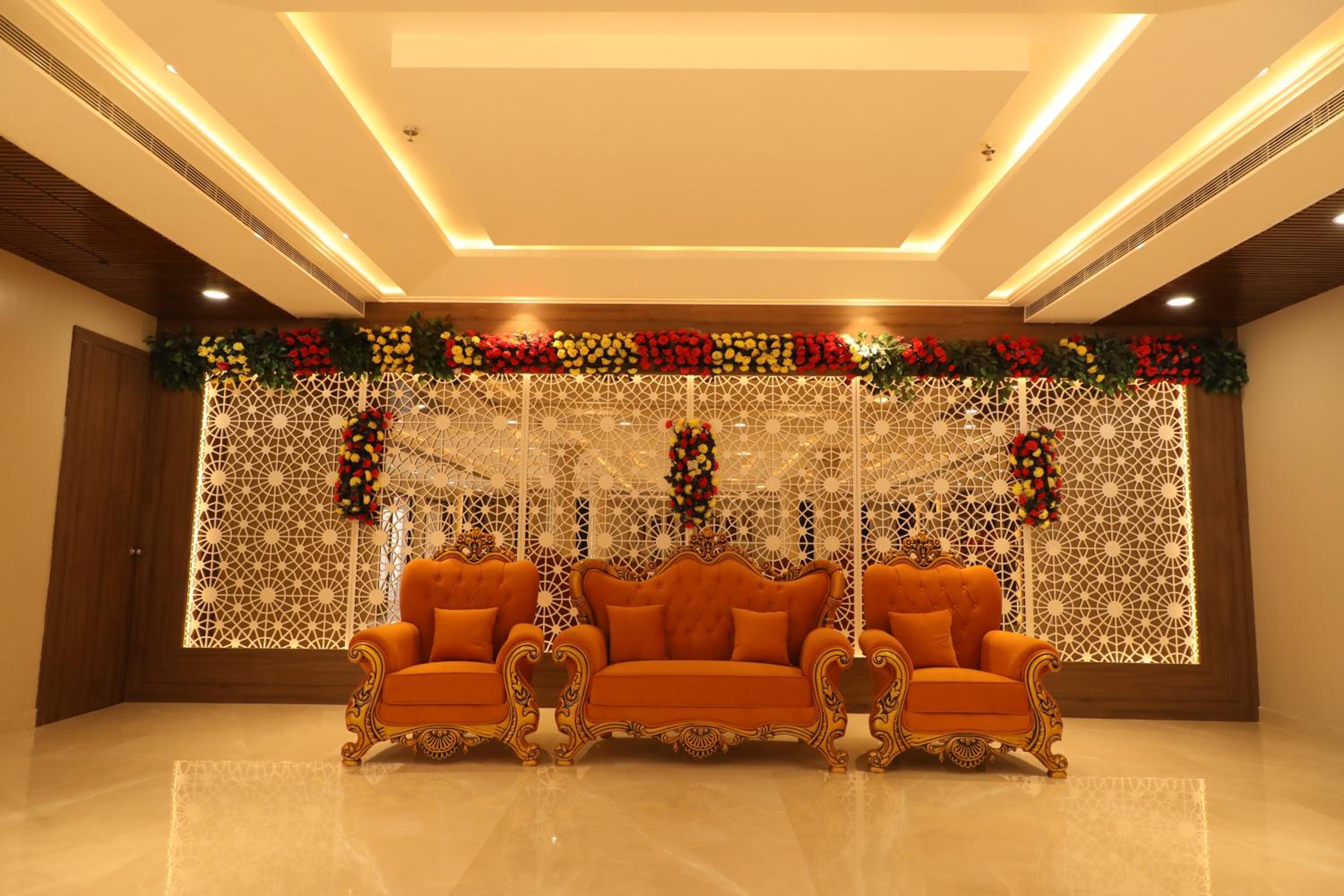 The DIAMOND HOTEL& BANQUET