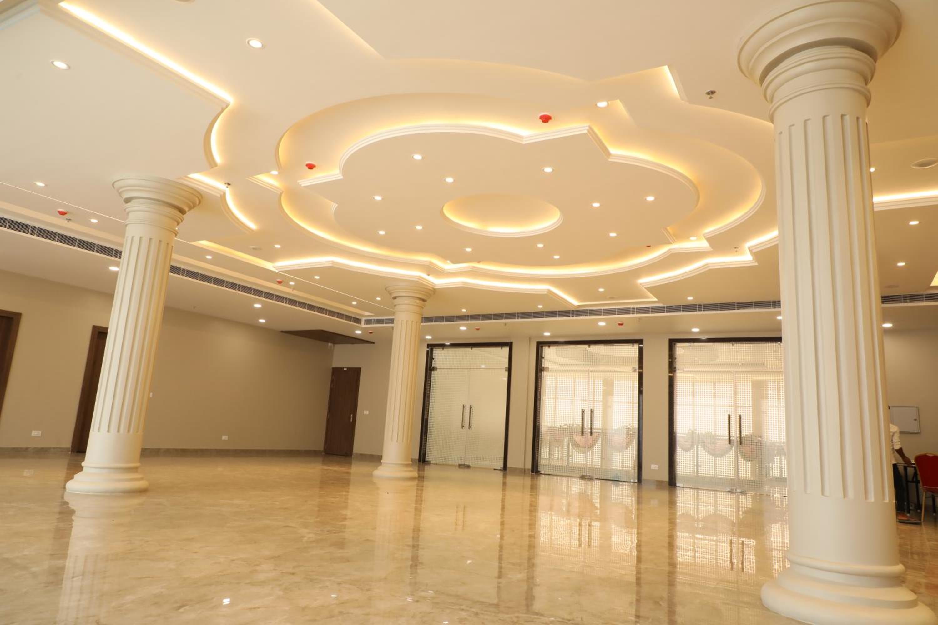 The DIAMOND HOTEL& BANQUET