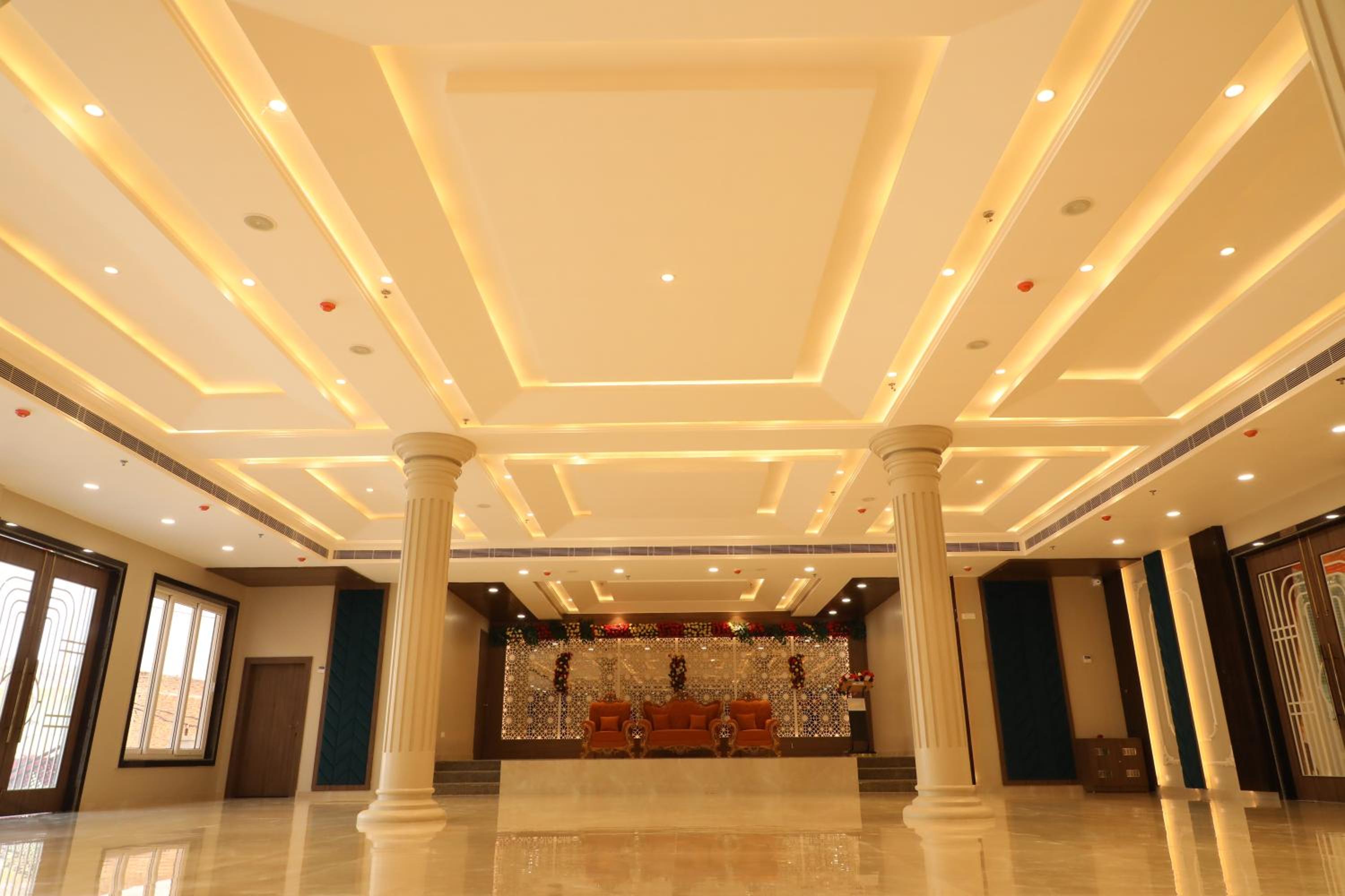 The DIAMOND HOTEL& BANQUET
