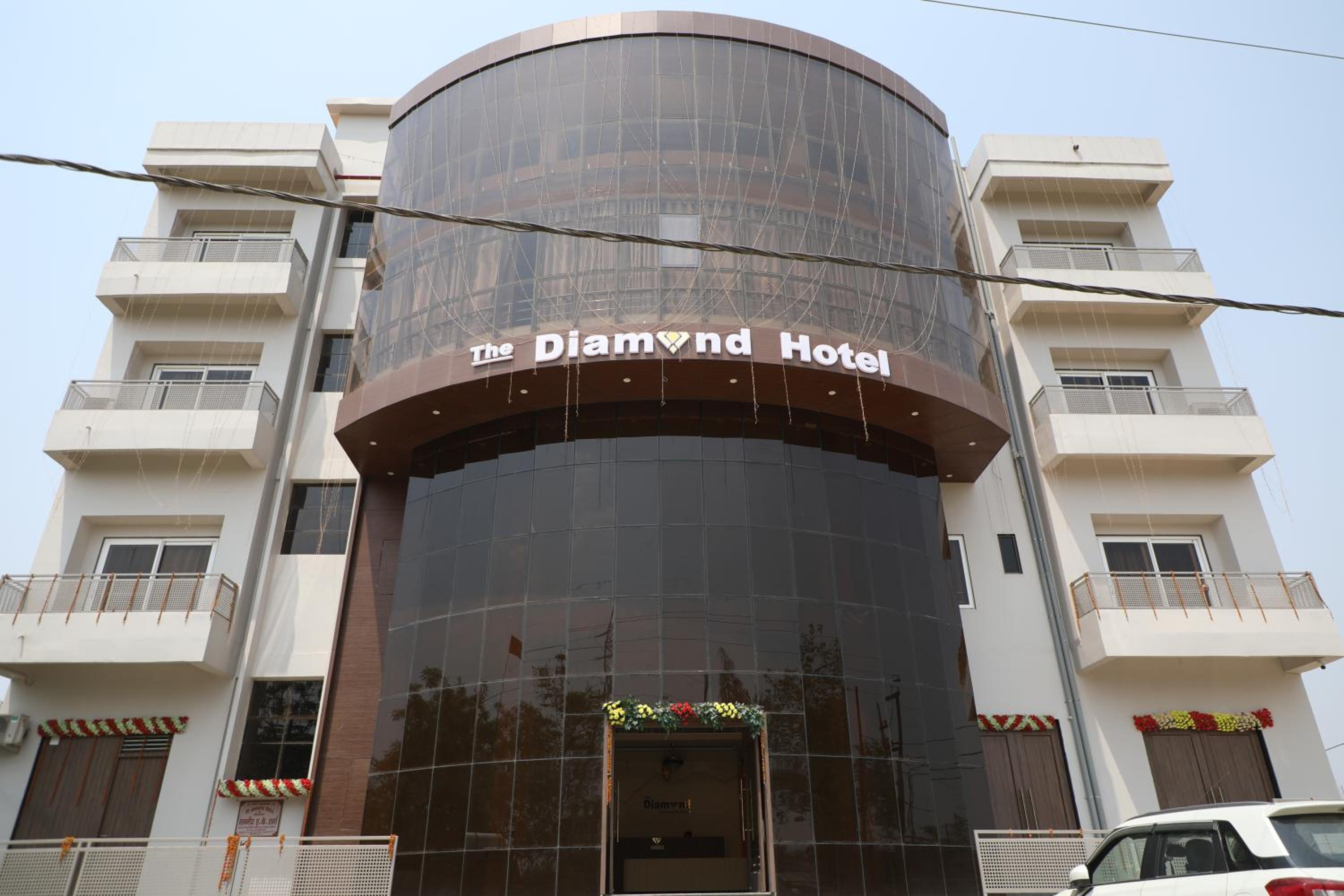 The DIAMOND HOTEL& BANQUET