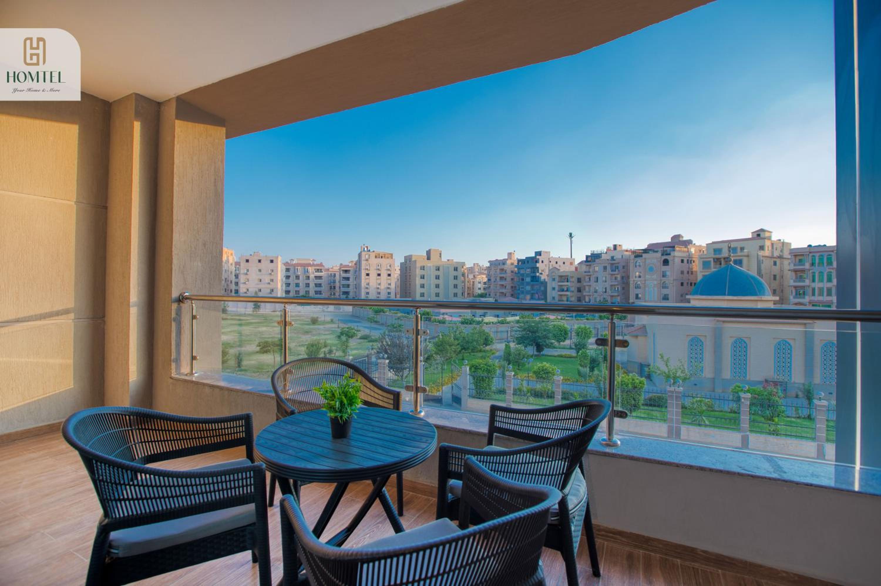 Homtel Residence AUC