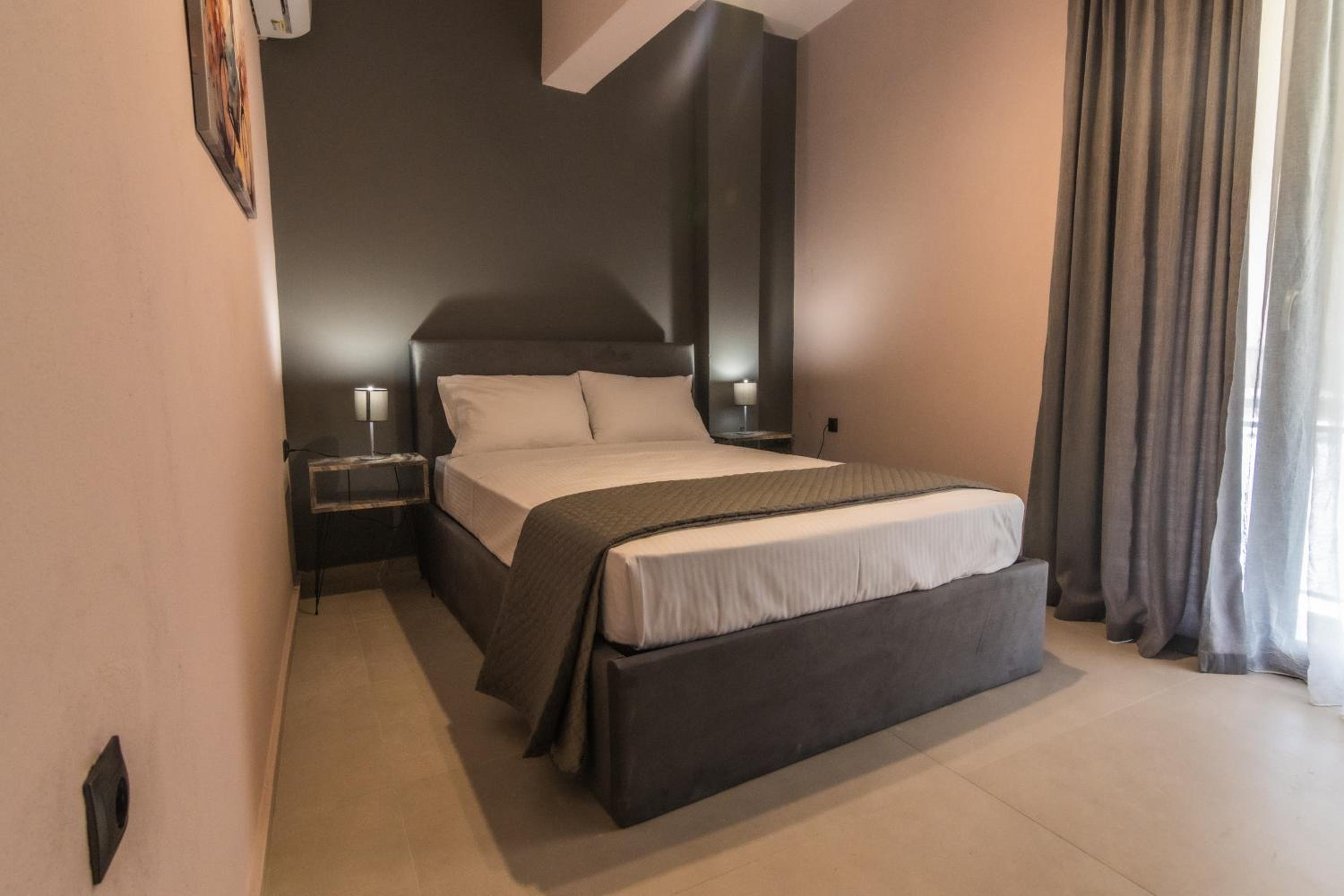 Swan Paradise Tolo photo 4