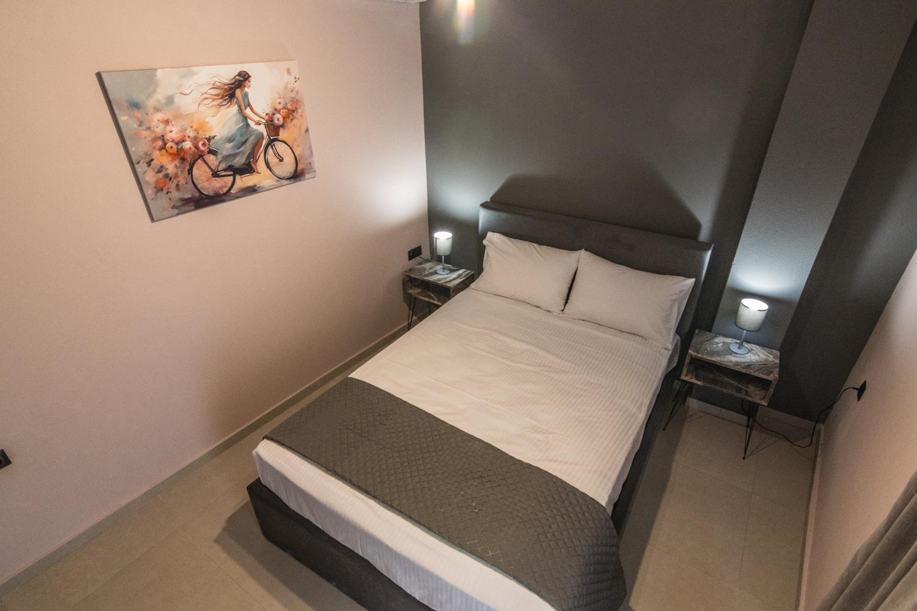 Swan Paradise Tolo photo 5