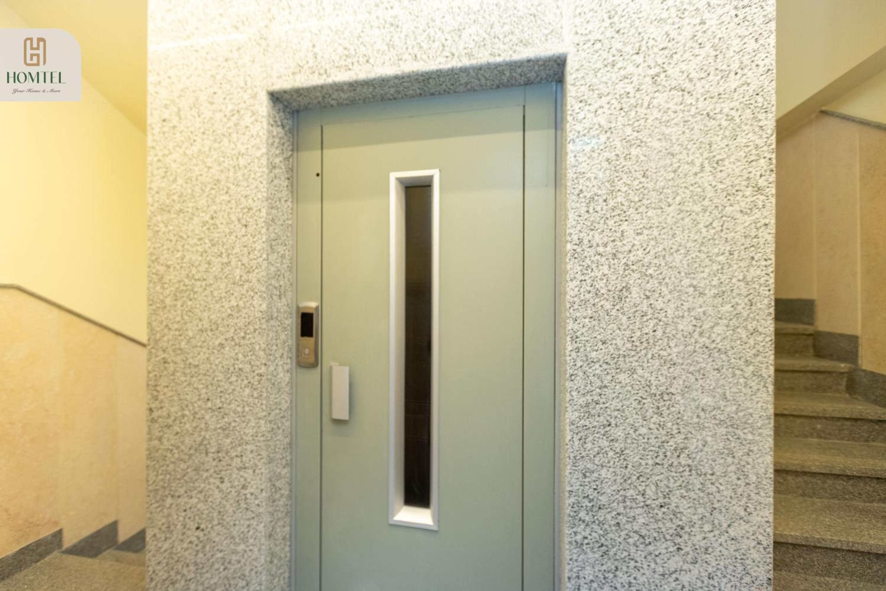 Homtel Residence AUC