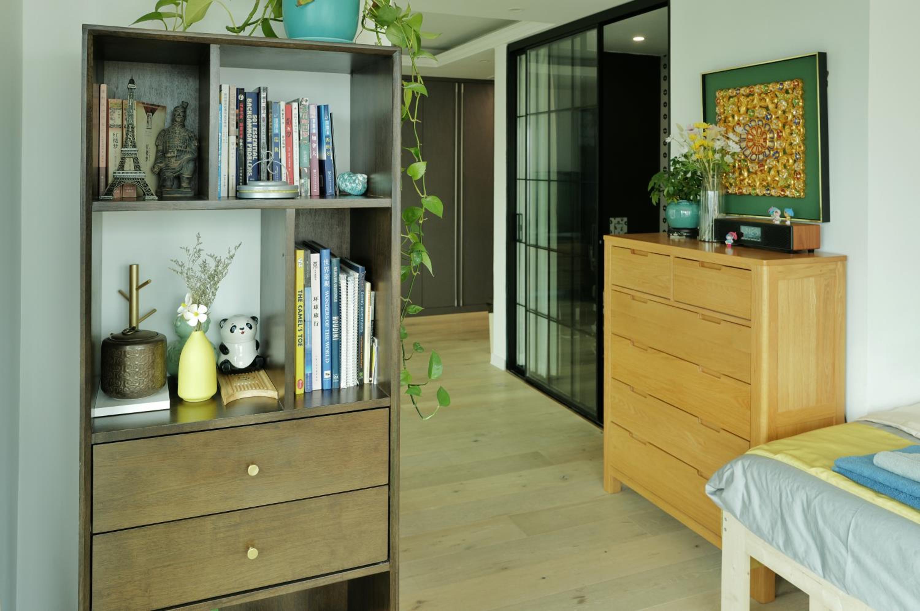 J'an golden room