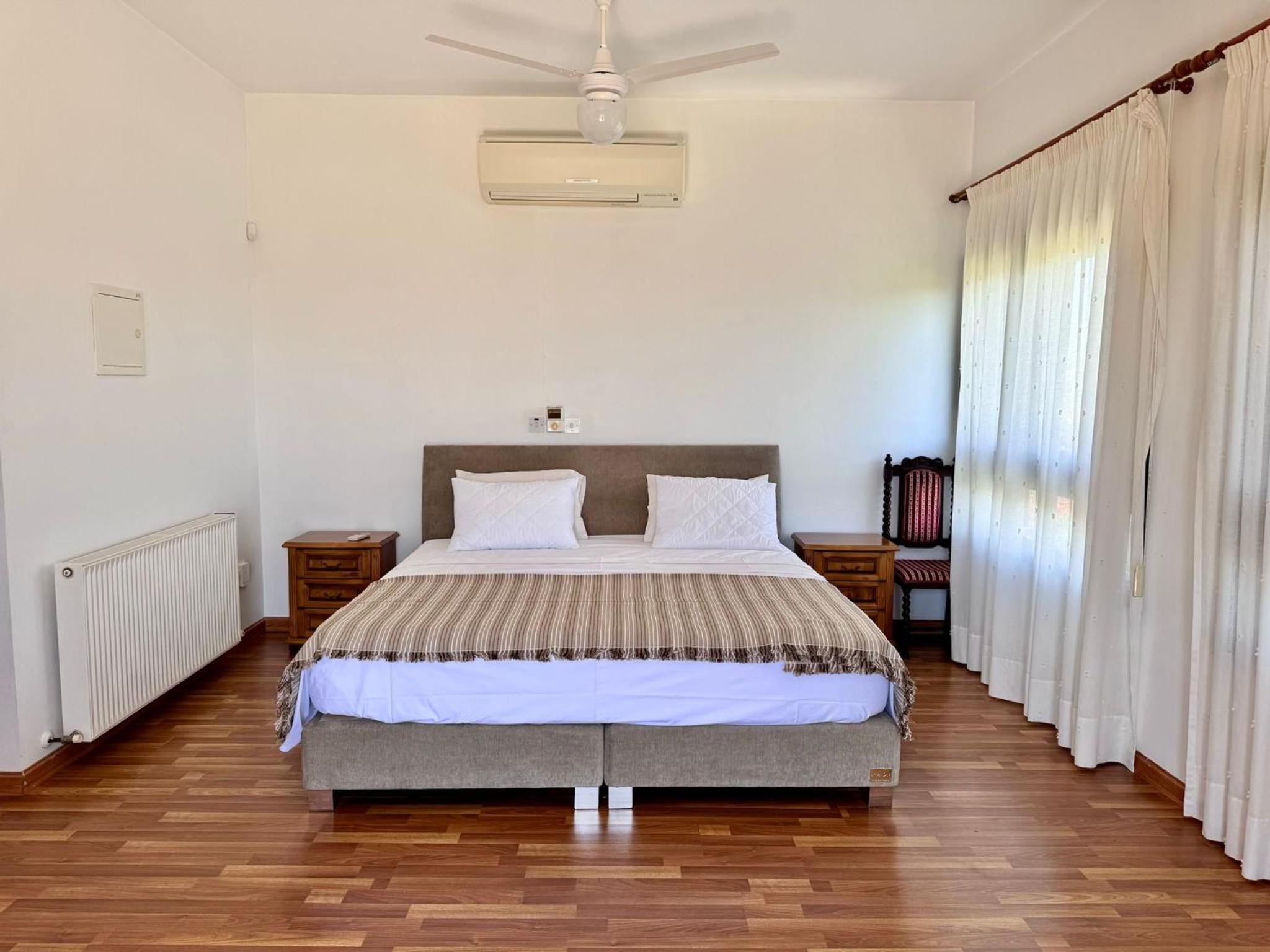 Mountain view 6 bed mansion with Private Padel Court, Pool & Gym