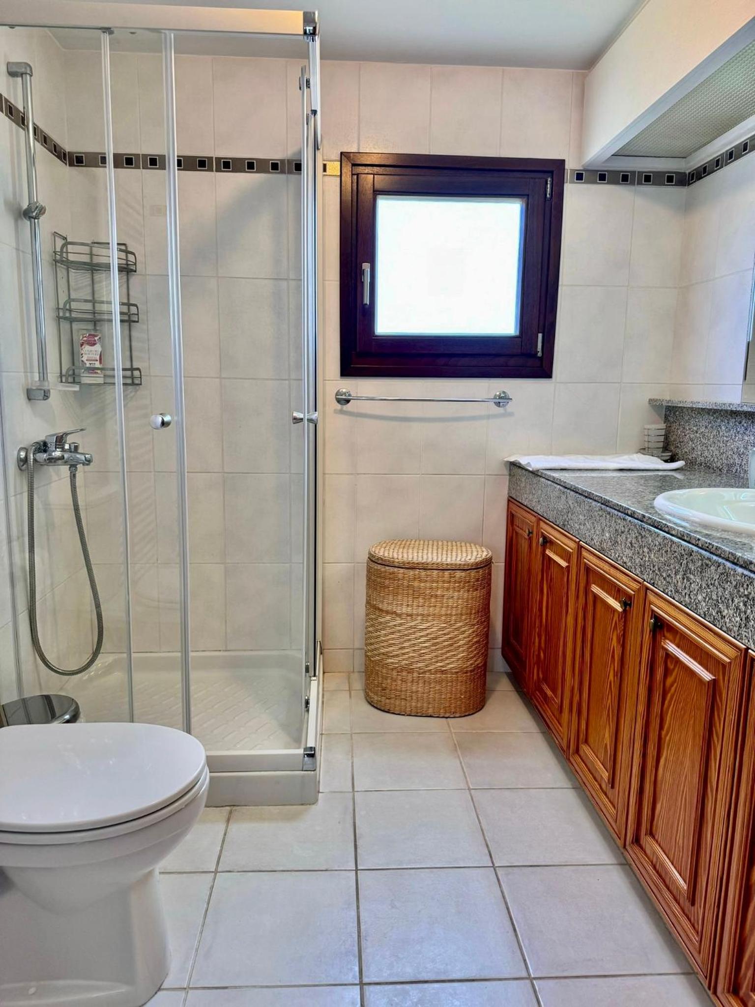 Mountain view 6 bed mansion with Private Padel Court, Pool & Gym