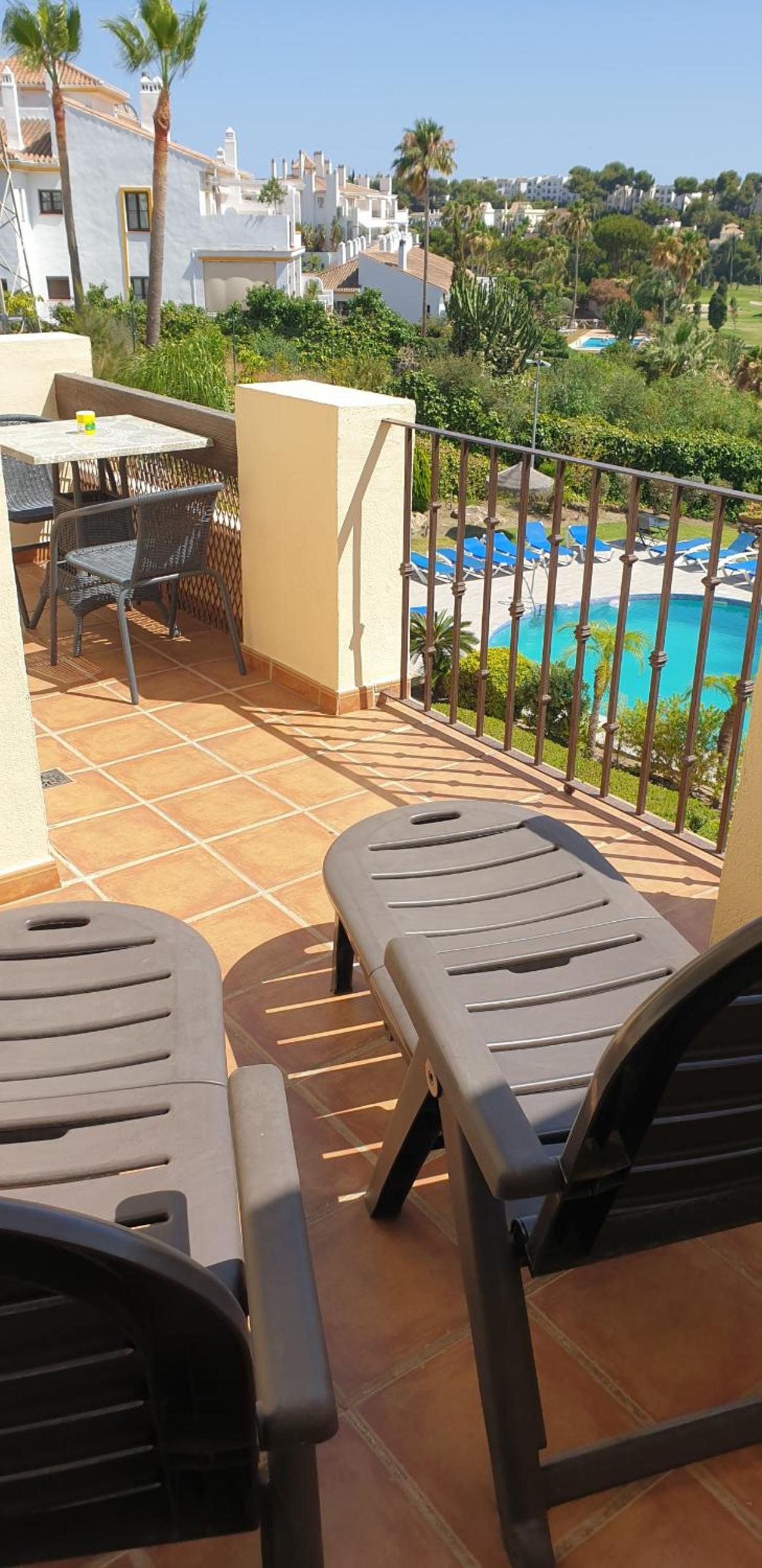 Stunning Golf View Apt, Miraflores Golf