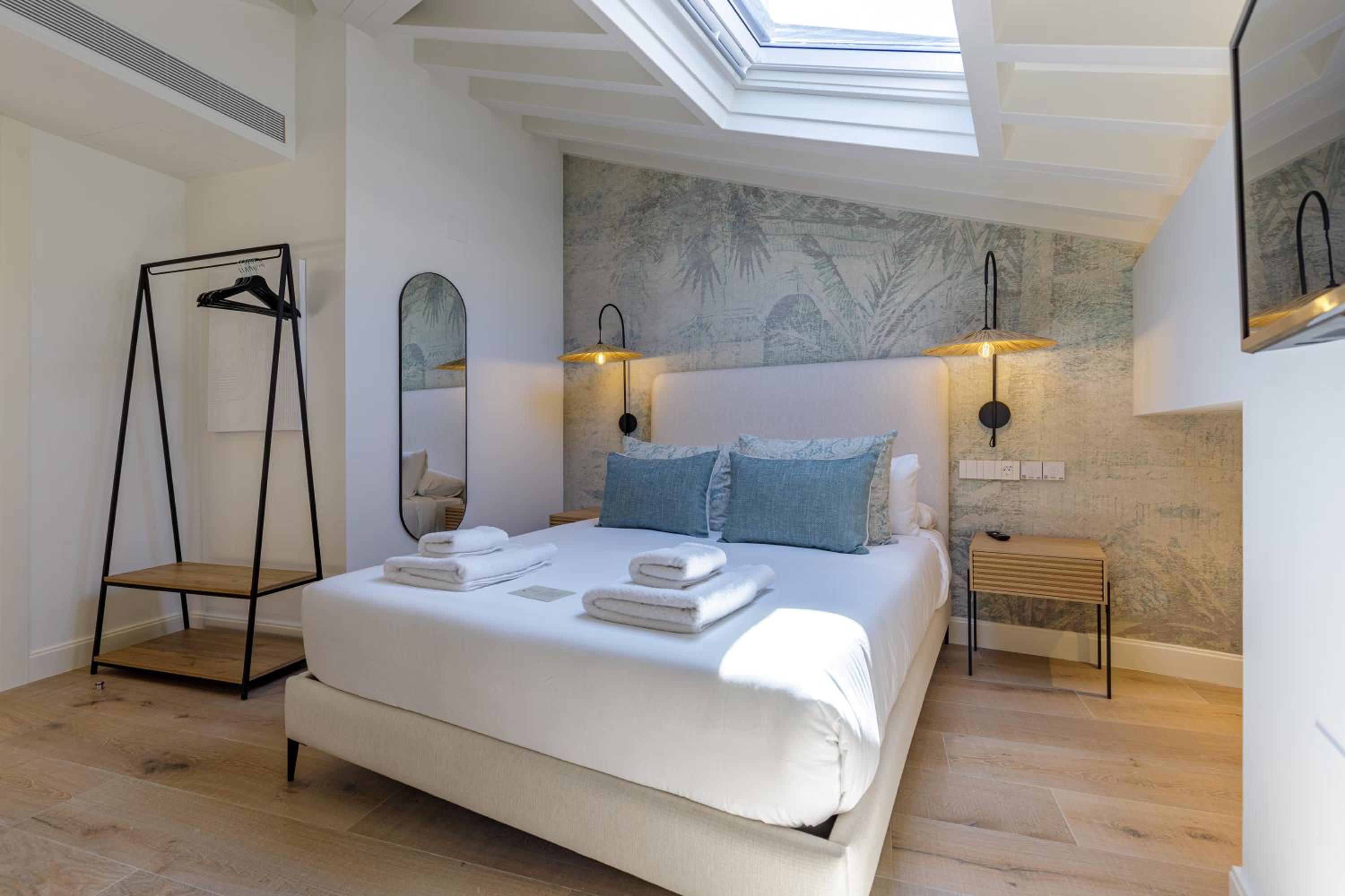 Marques de Velazquez II by Caleta Homes