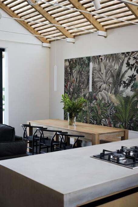 Architectural gem in Durban North - sleeps 6