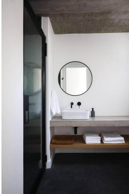 Architectural gem in Durban North - sleeps 6