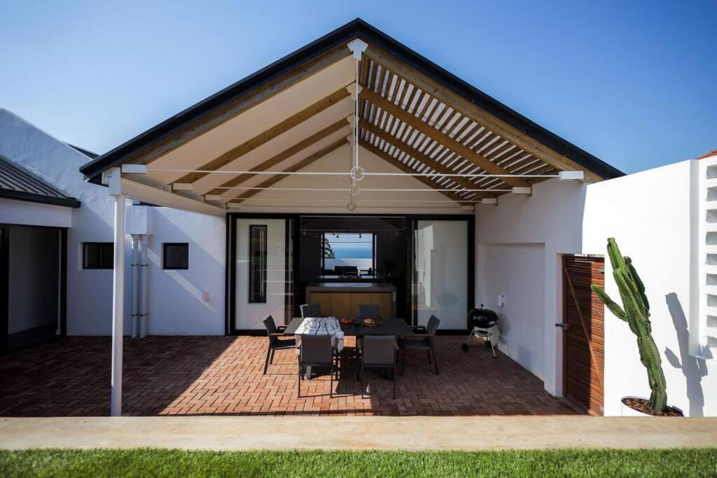 Architectural gem in Durban North - sleeps 6