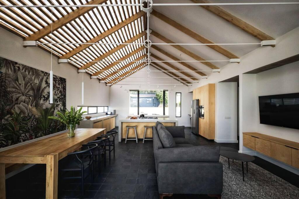 Architectural gem in Durban North - sleeps 6