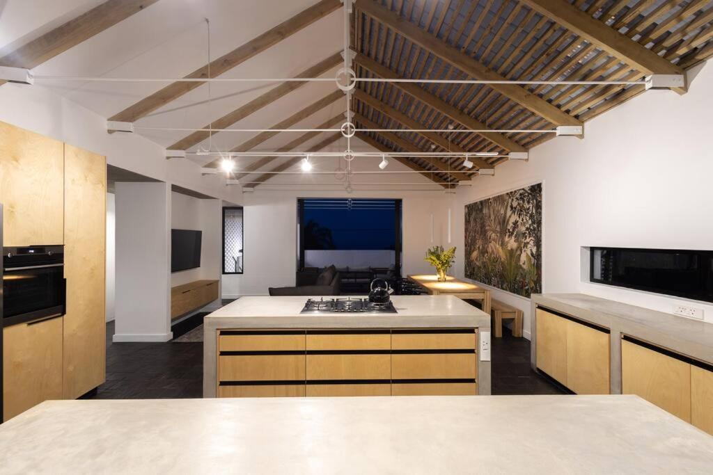 Architectural gem in Durban North - sleeps 6