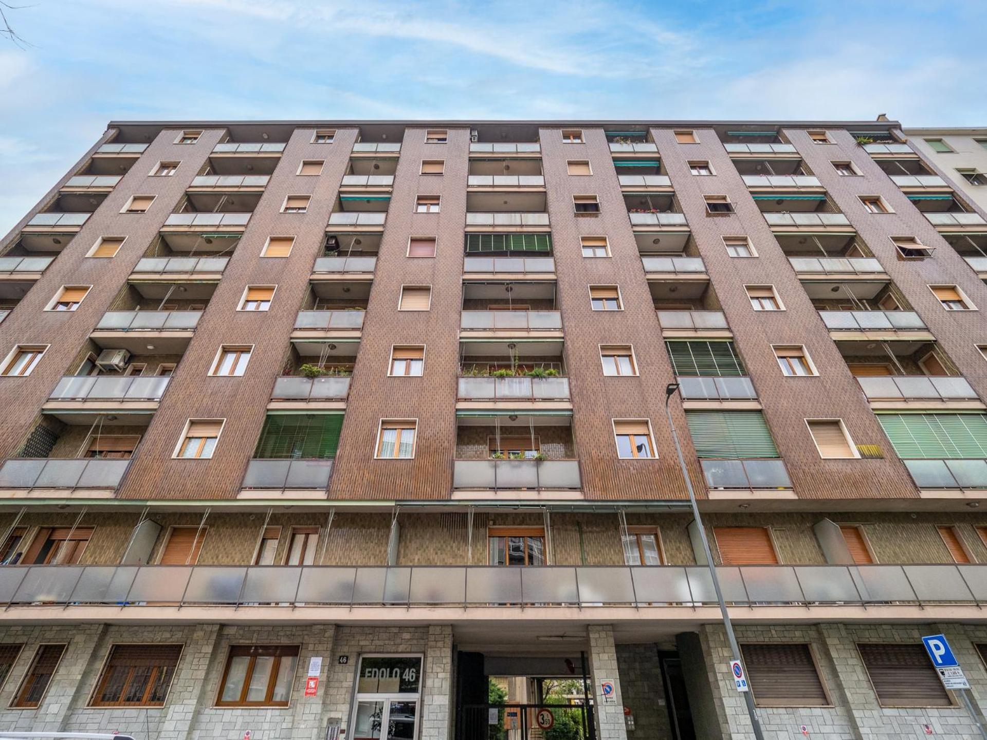 Cozy Apartment Near Milano Centrale - 4 Guests