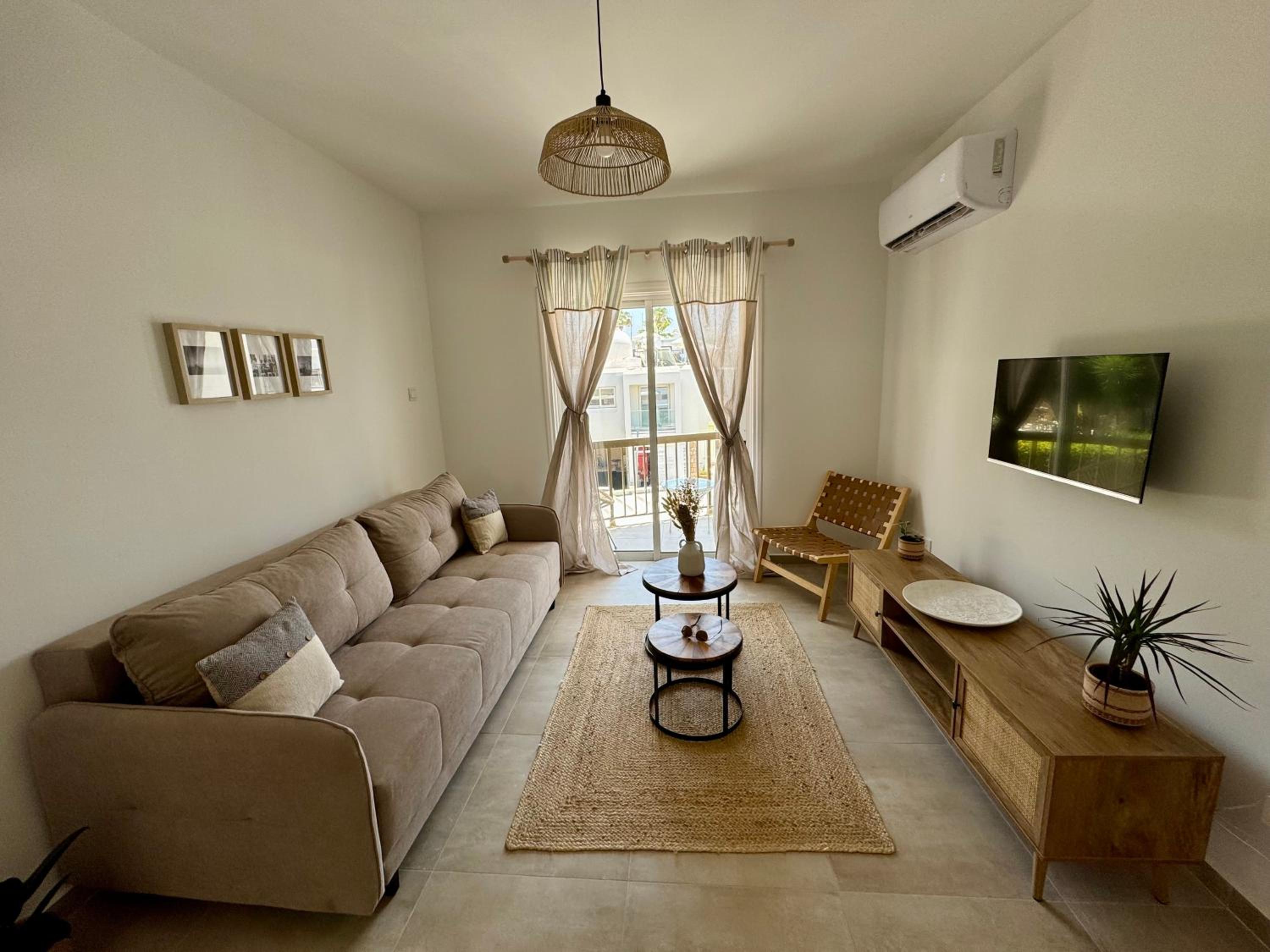 Luxury two bed Kato Pafos flat