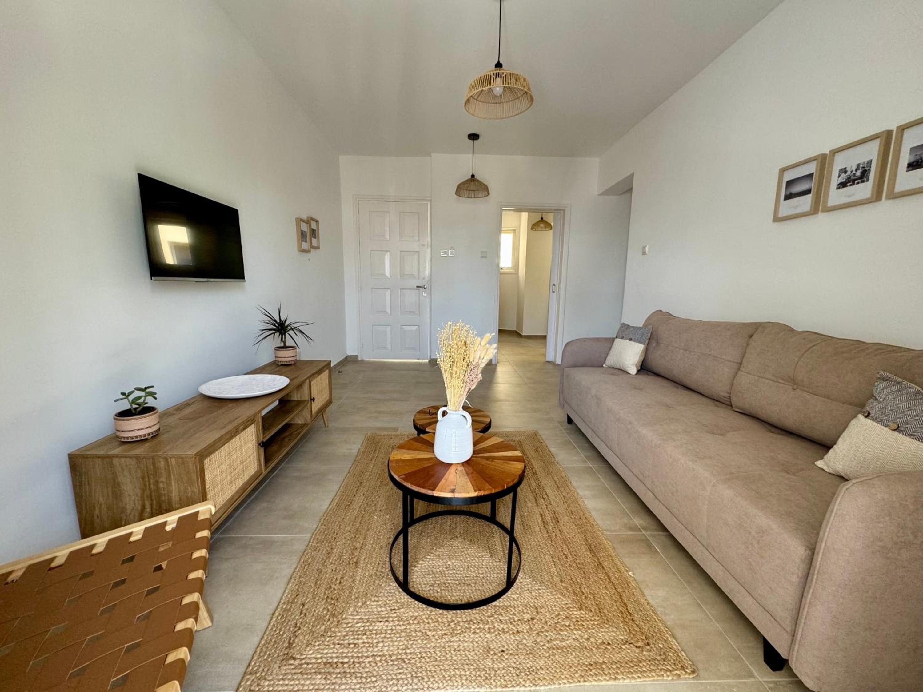 Luxury two bed Kato Pafos flat
