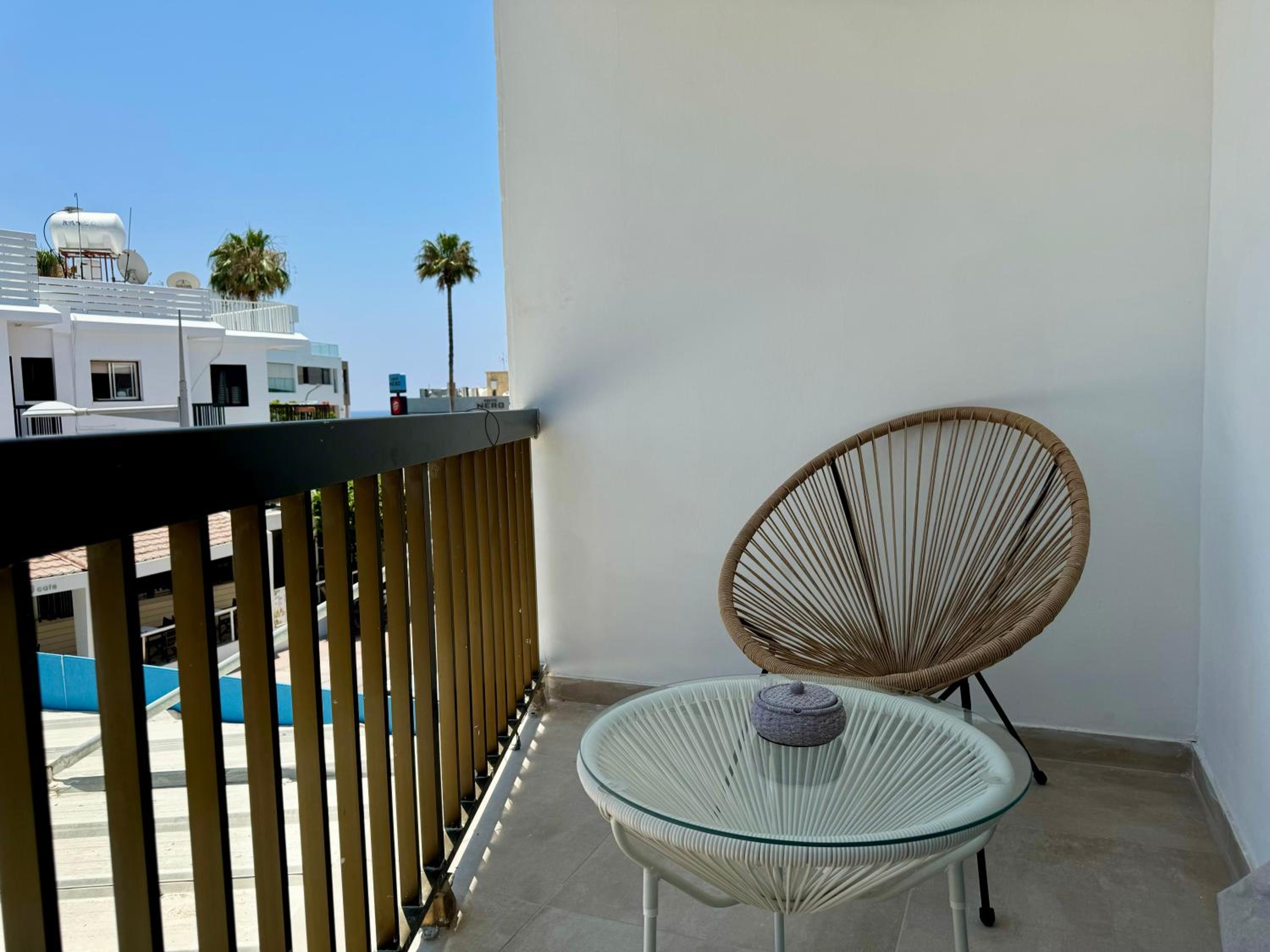 Luxury two bed Kato Pafos flat
