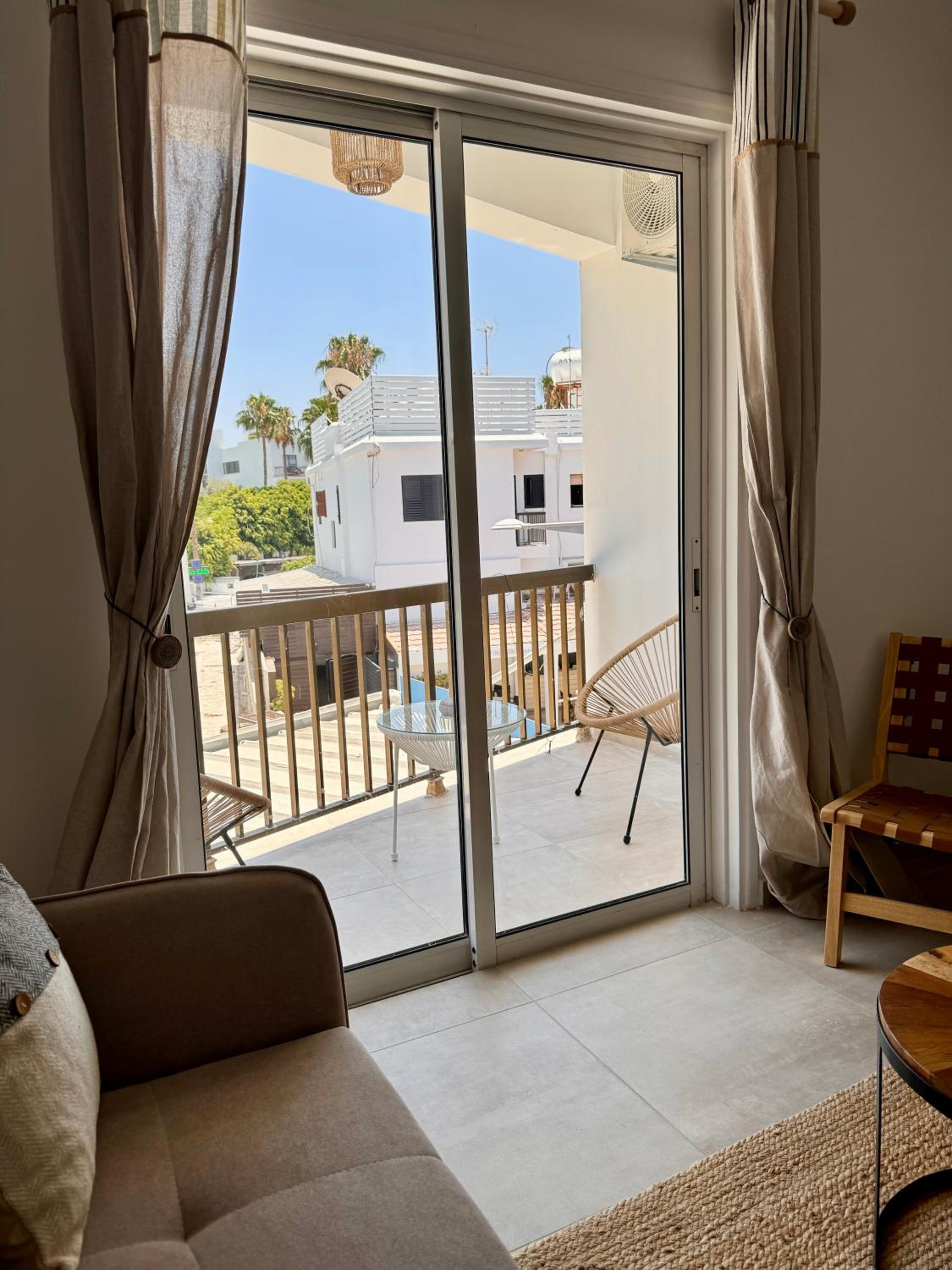 Luxury two bed Kato Pafos flat