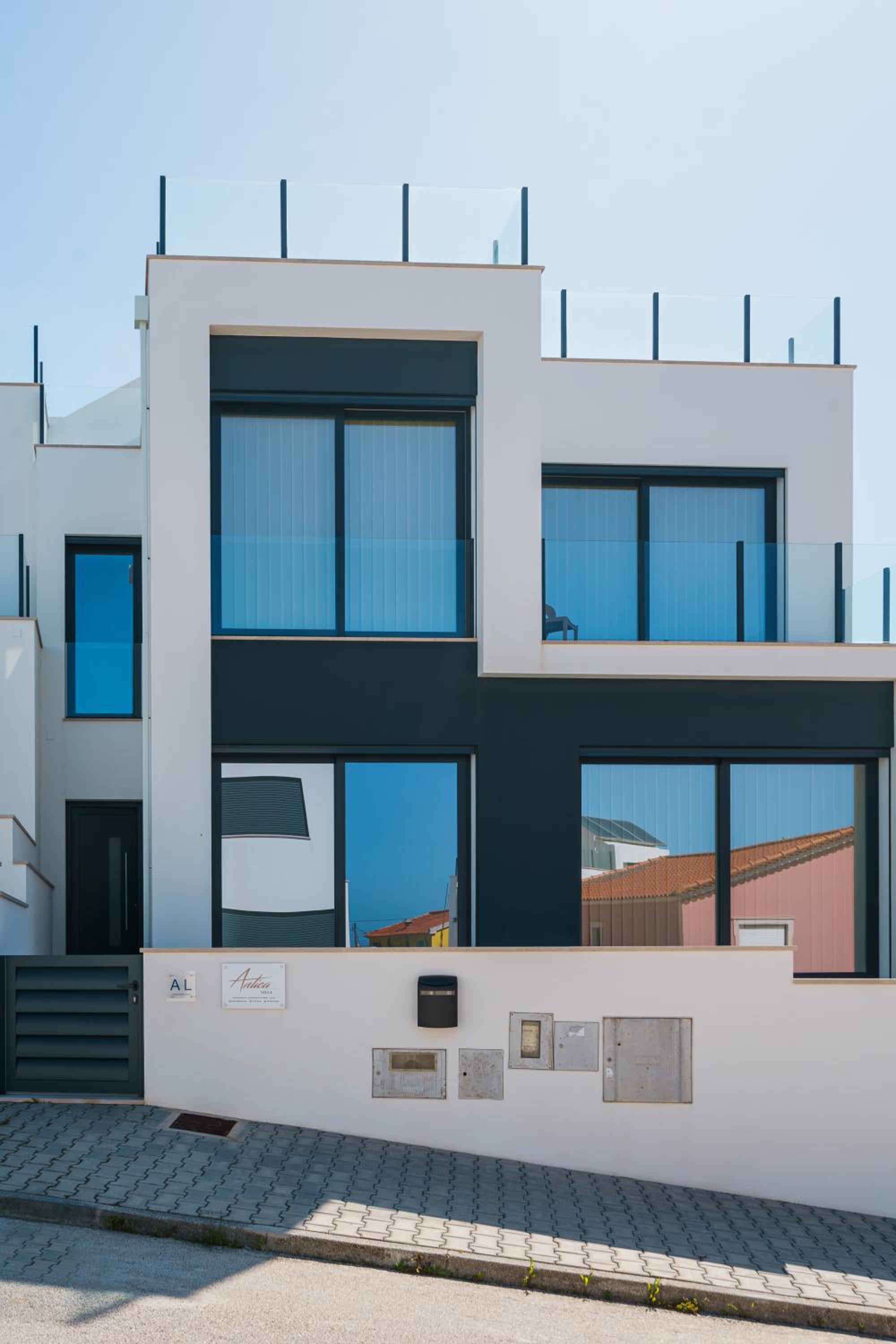 Hotel Antica Villa, luxury villa near the beach - Image 1