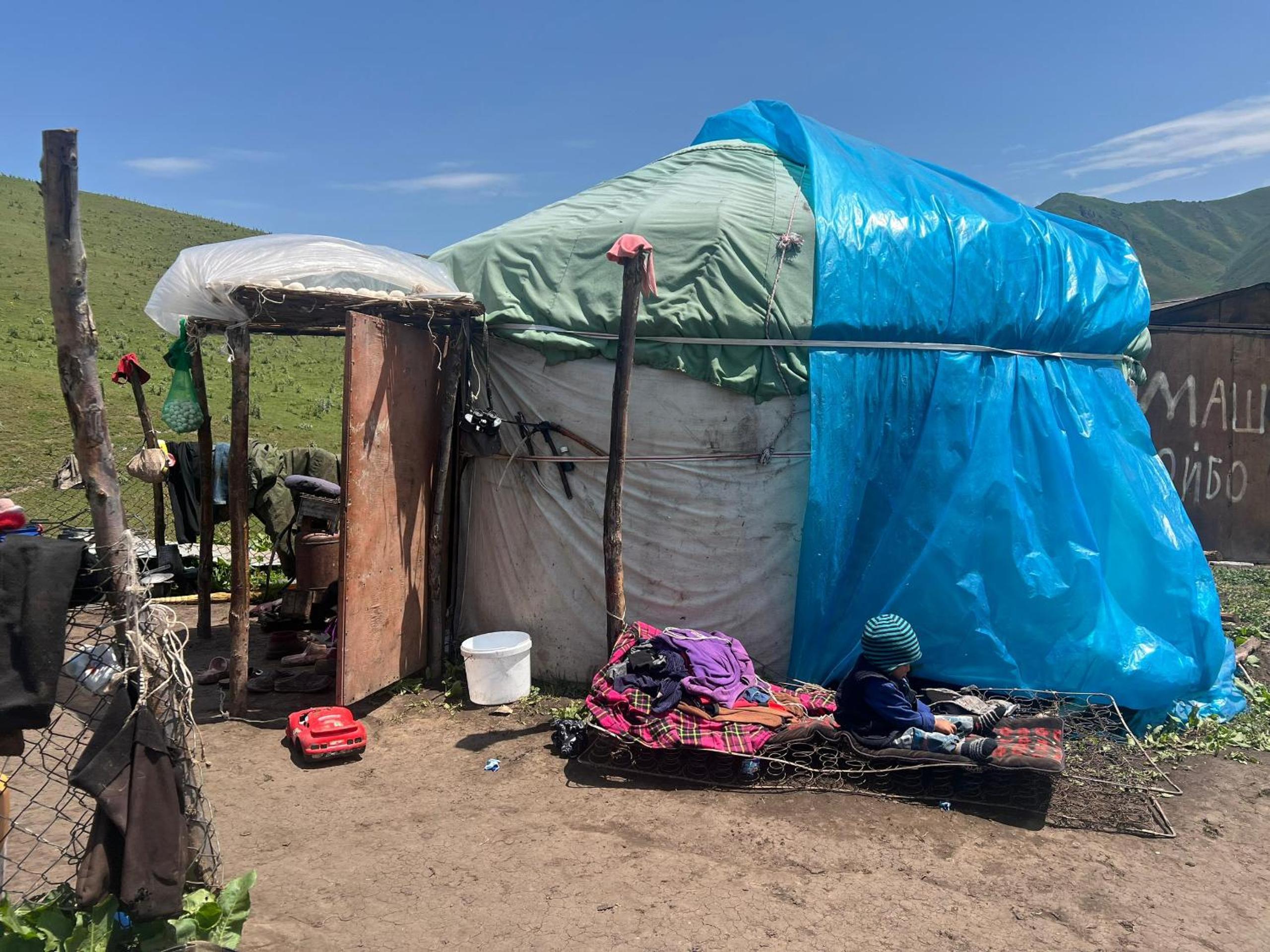 Aldayar Ata yurt camp, Ozgon
