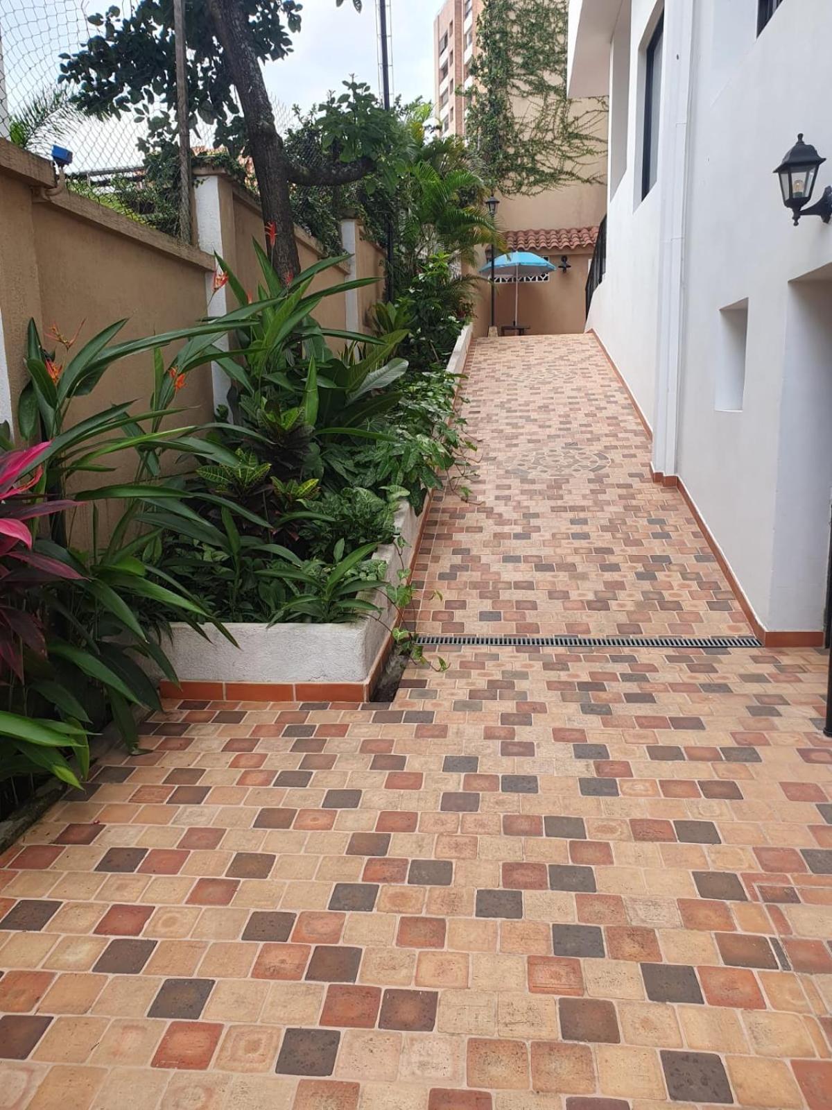 Cali Juanambu Acogedor apartamento con parqueo gratis