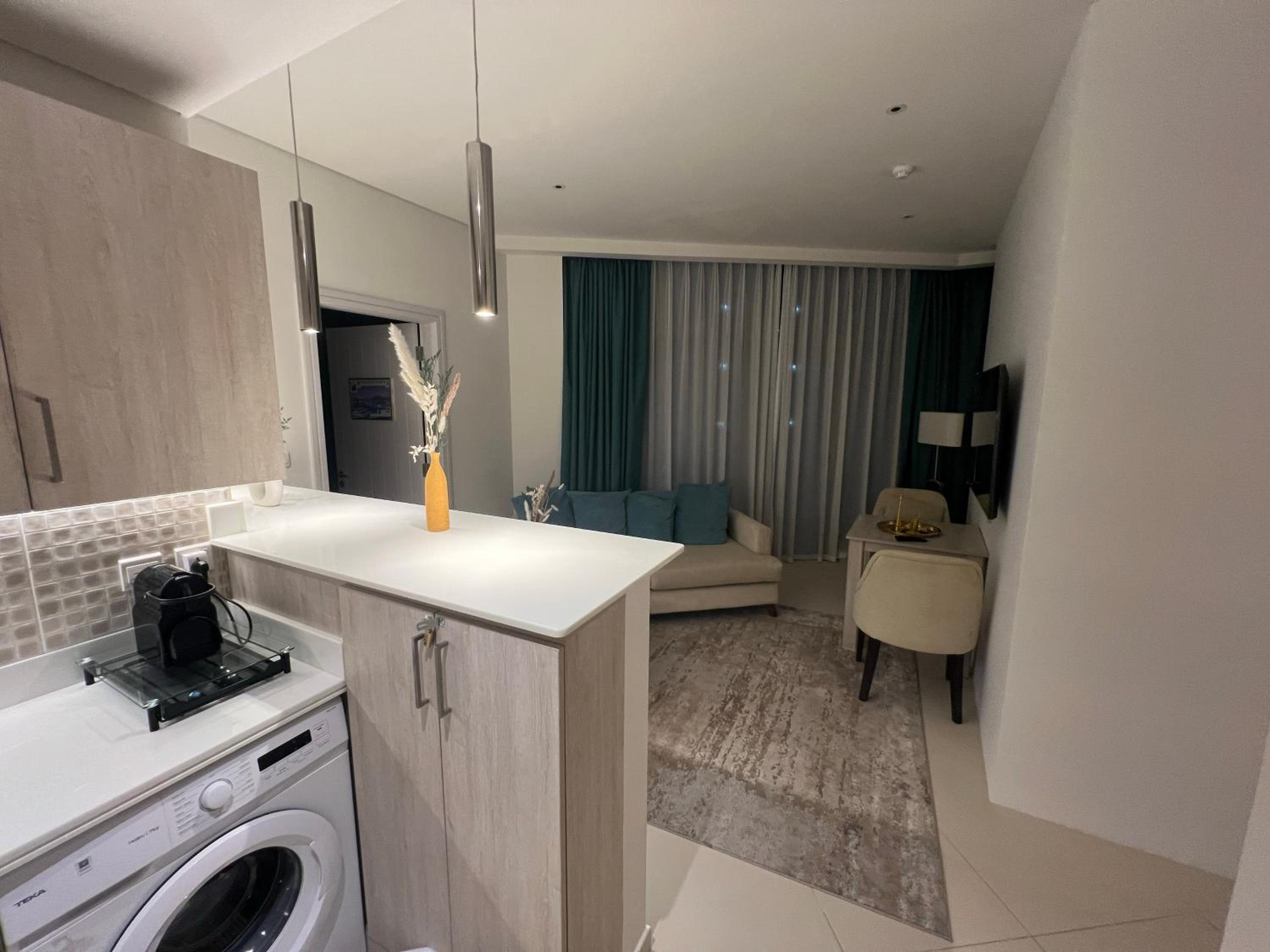 SevenPalm 2BR SeaView RooftopPool privBeach