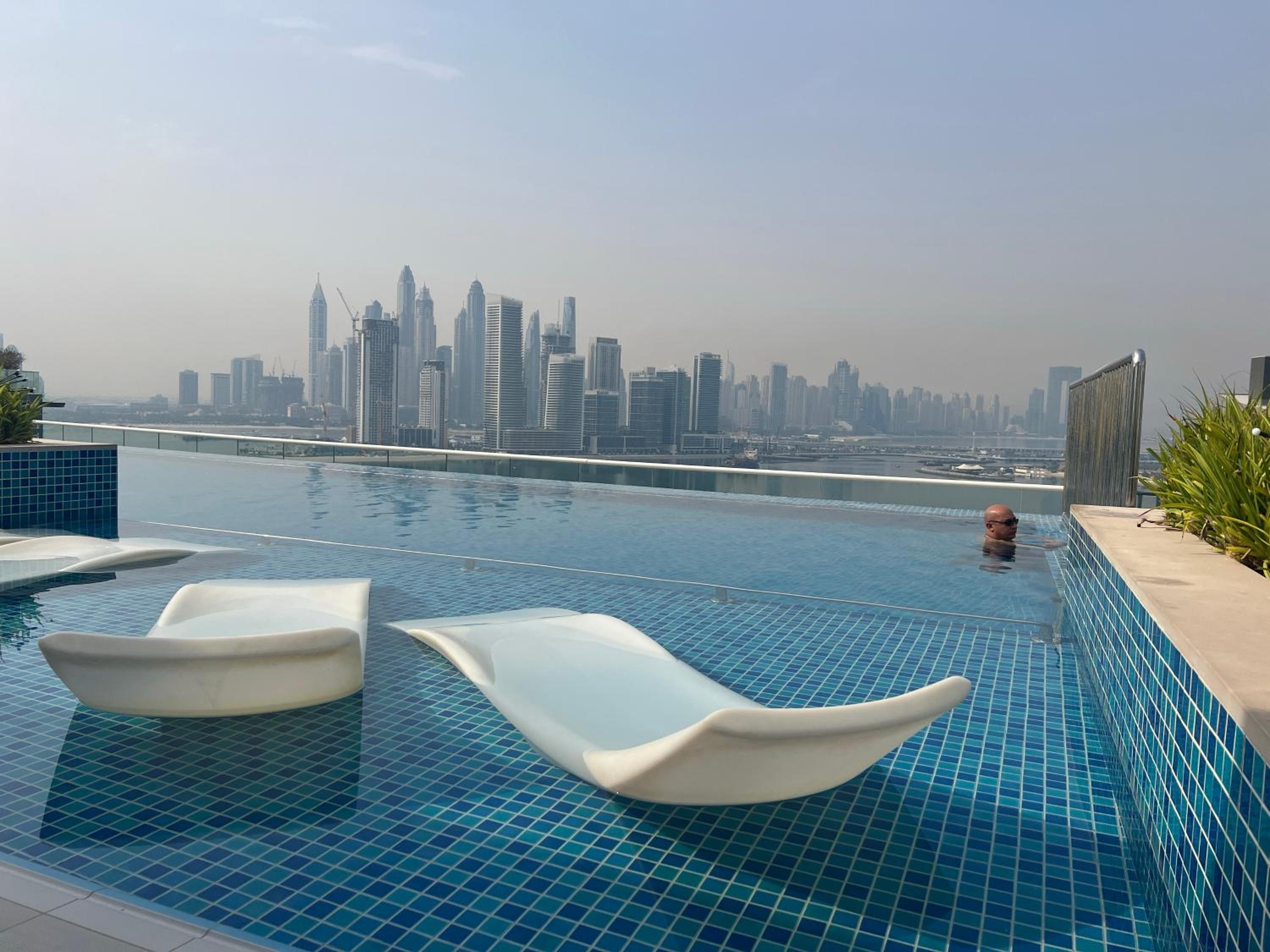 SevenPalm 2BR SeaView RooftopPool privBeach
