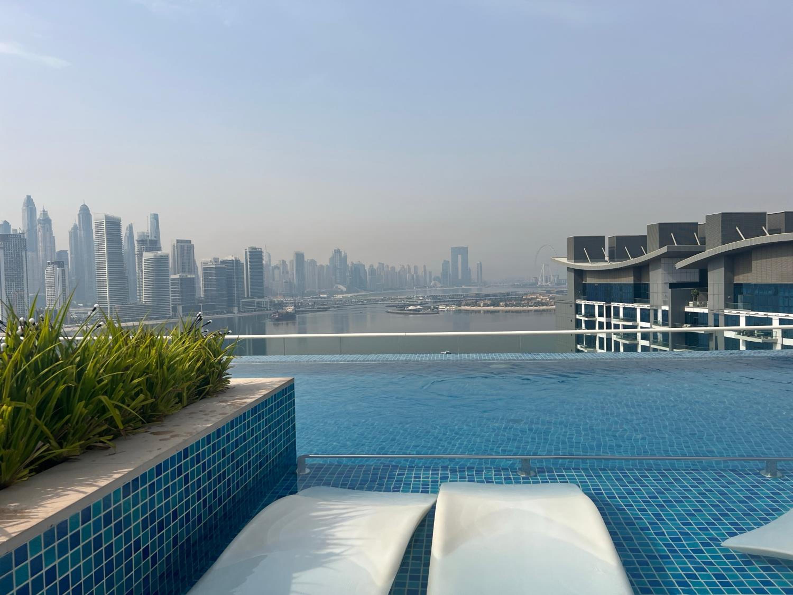 SevenPalm 2BR SeaView RooftopPool privBeach