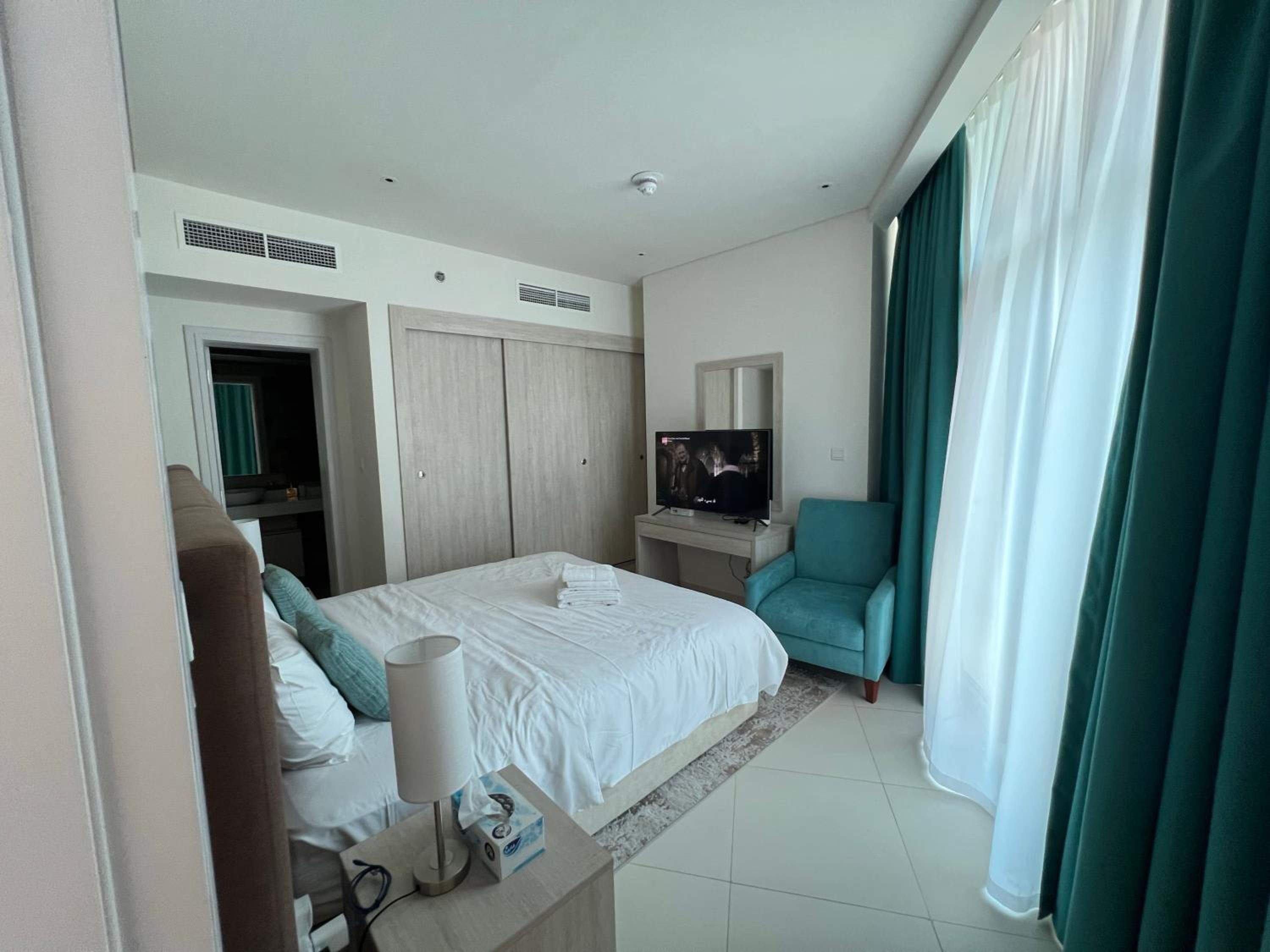 SevenPalm 2BR SeaView RooftopPool privBeach