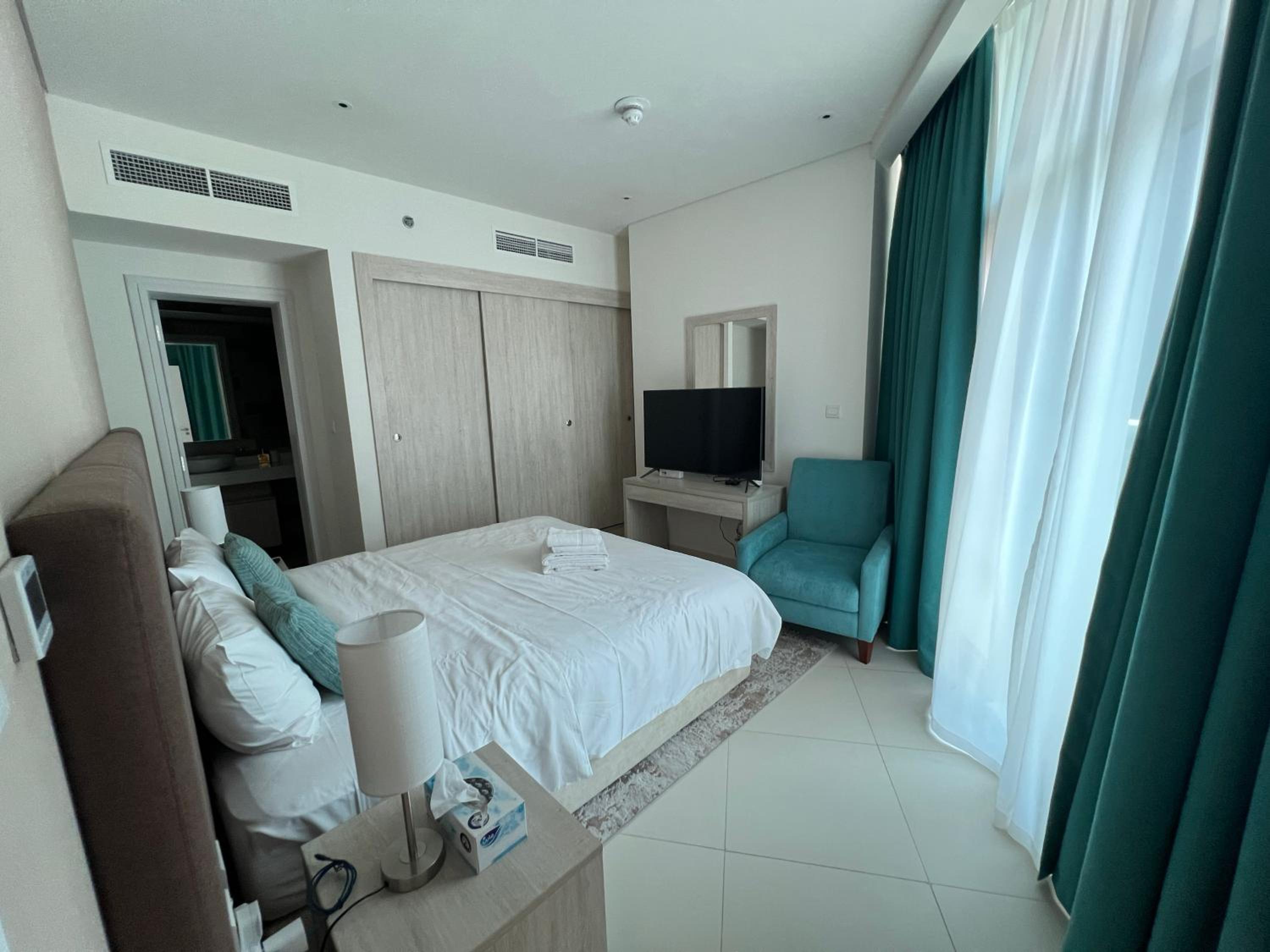 SevenPalm 2BR SeaView RooftopPool privBeach
