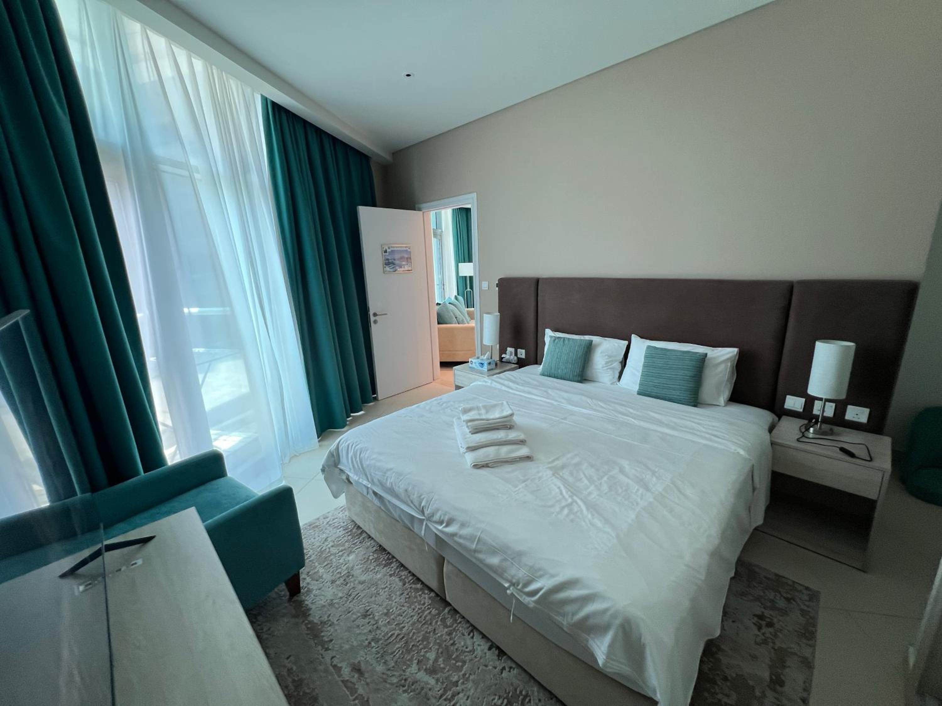 SevenPalm 2BR SeaView RooftopPool privBeach