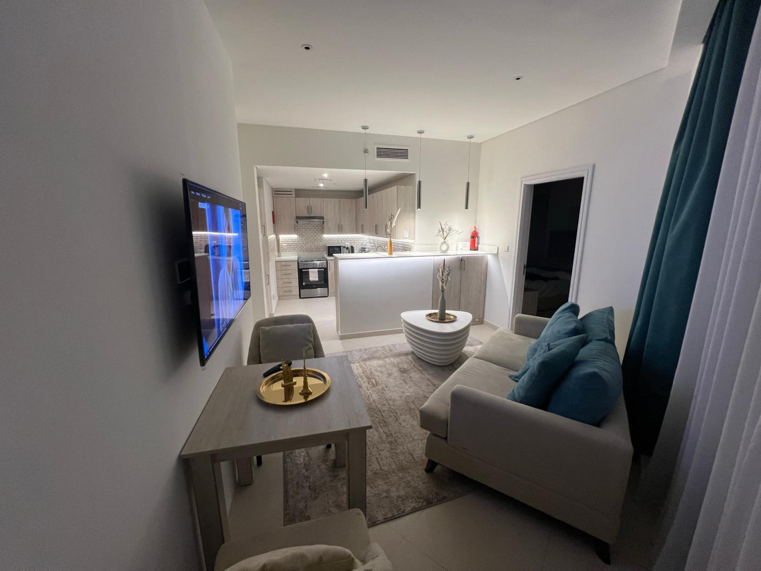 SevenPalm 2BR SeaView RooftopPool privBeach