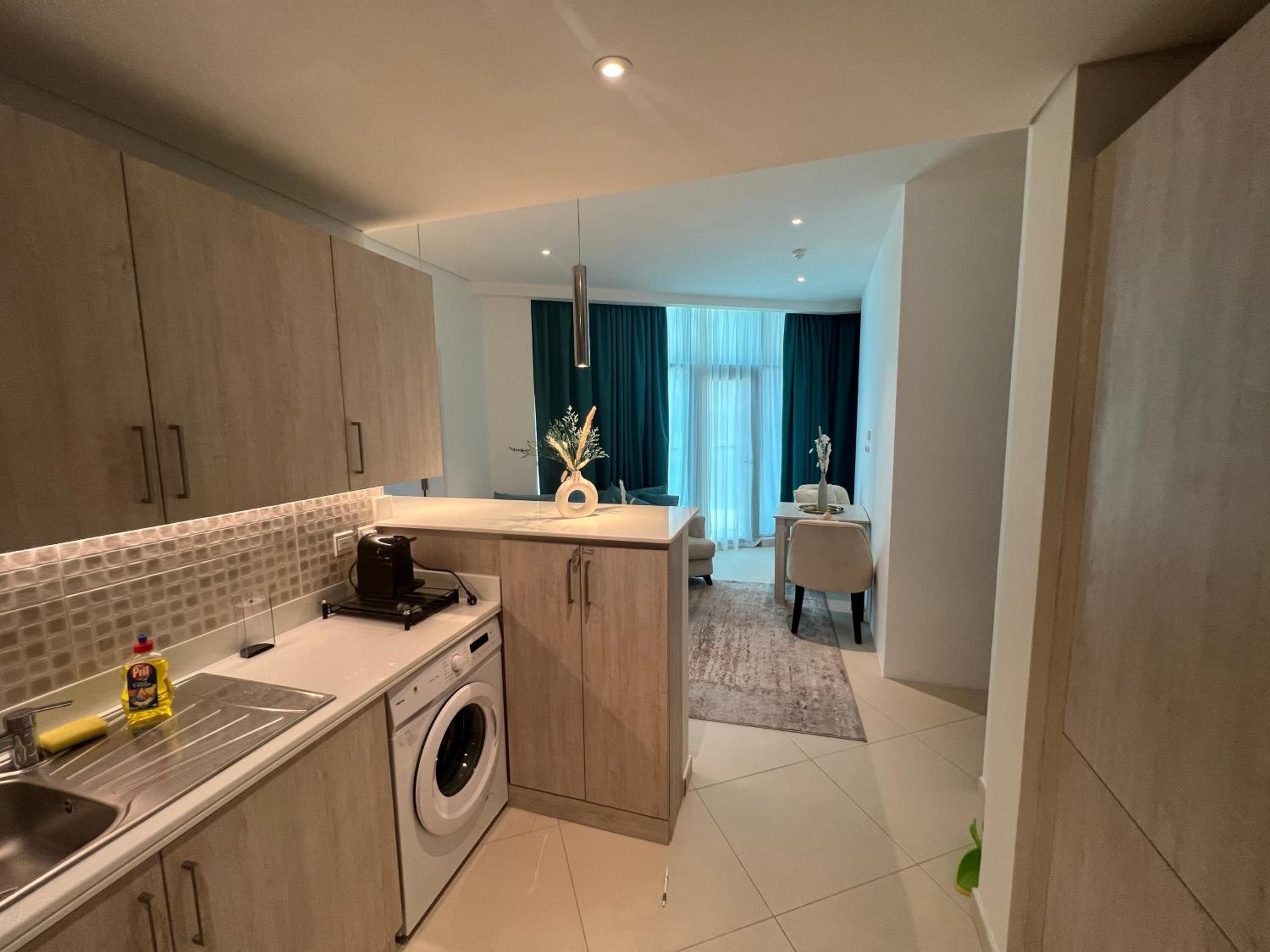 SevenPalm 2BR SeaView RooftopPool privBeach