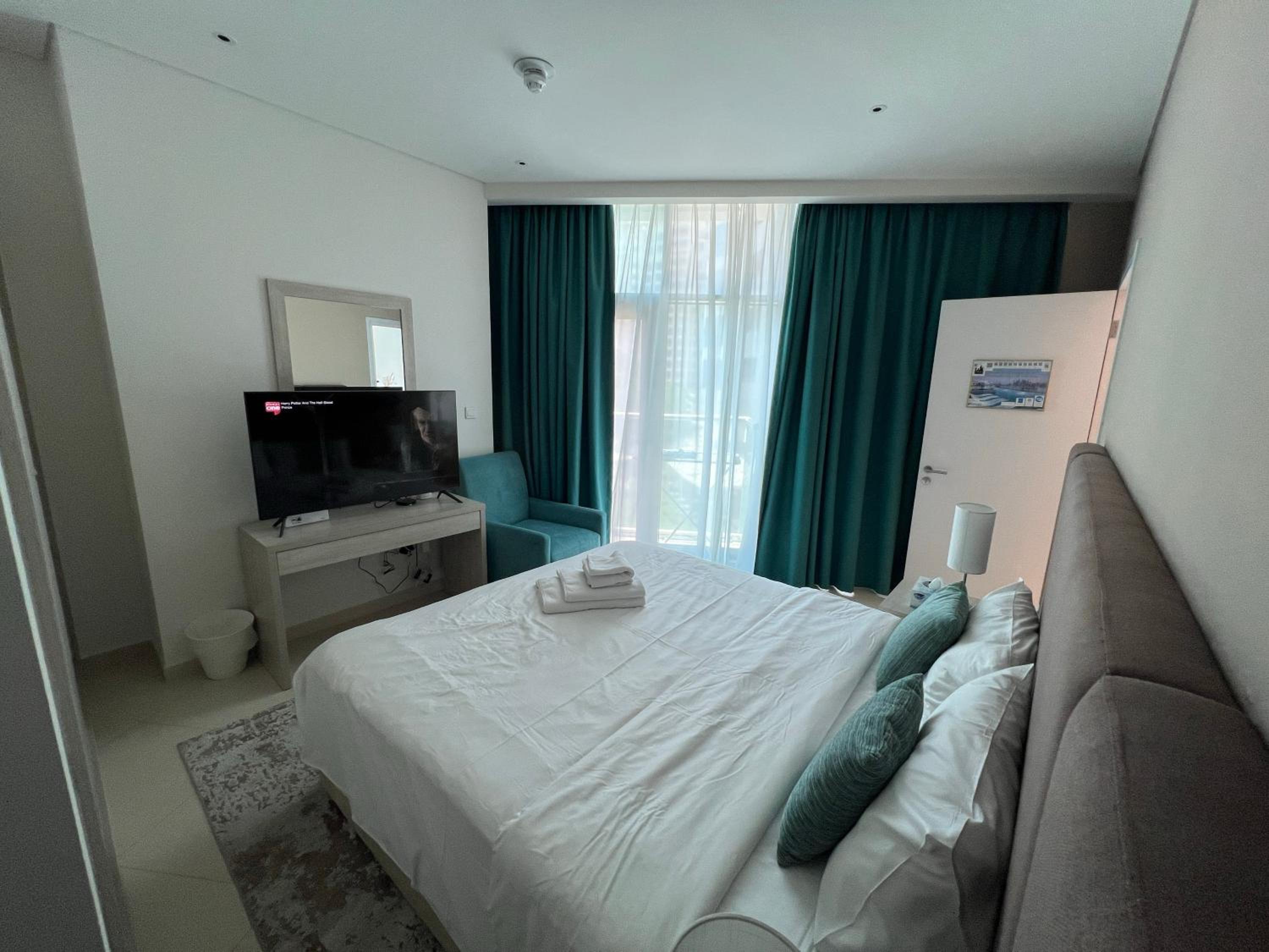 SevenPalm 2BR SeaView RooftopPool privBeach