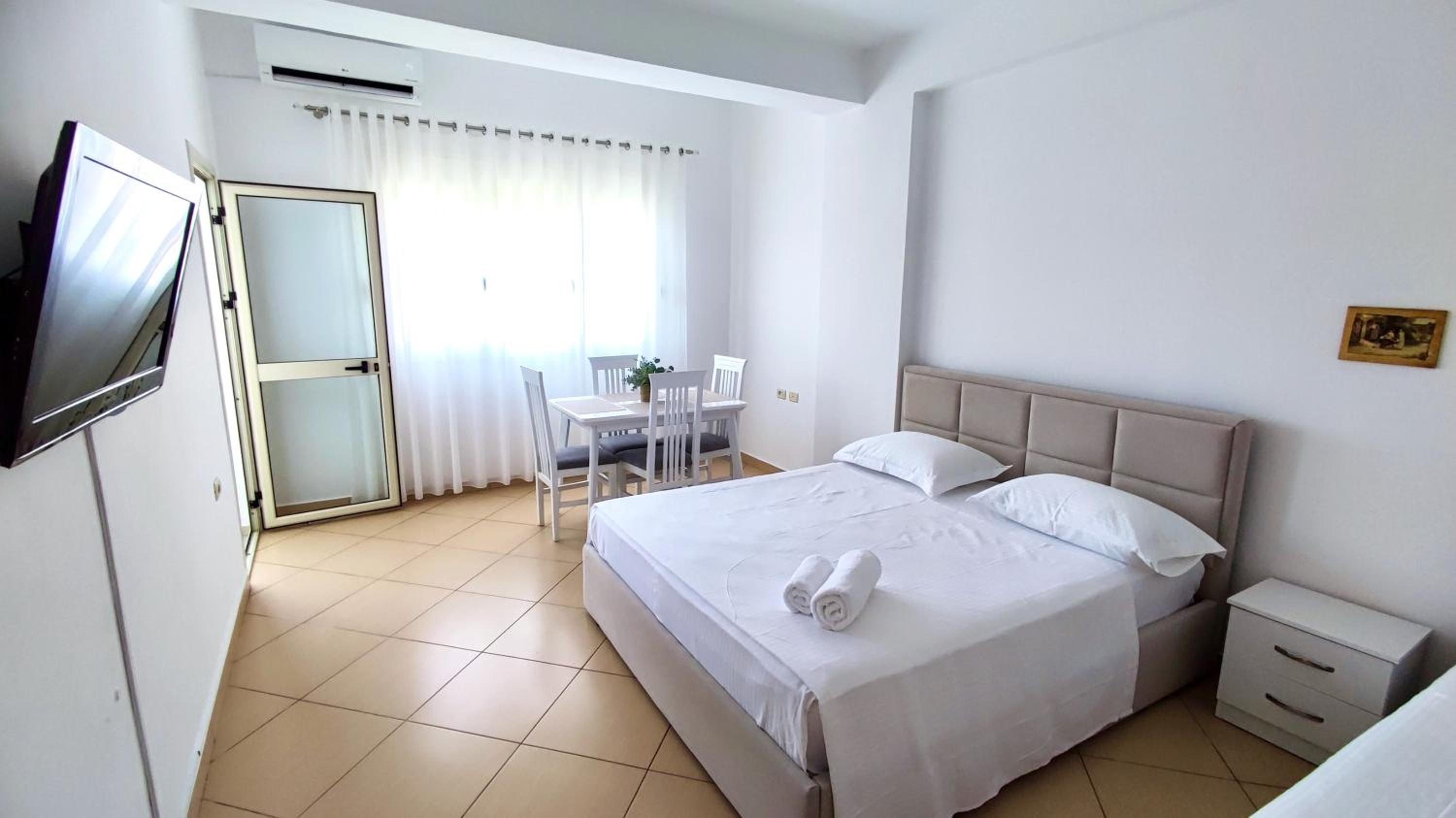 Central Studio Apartment Vlorë