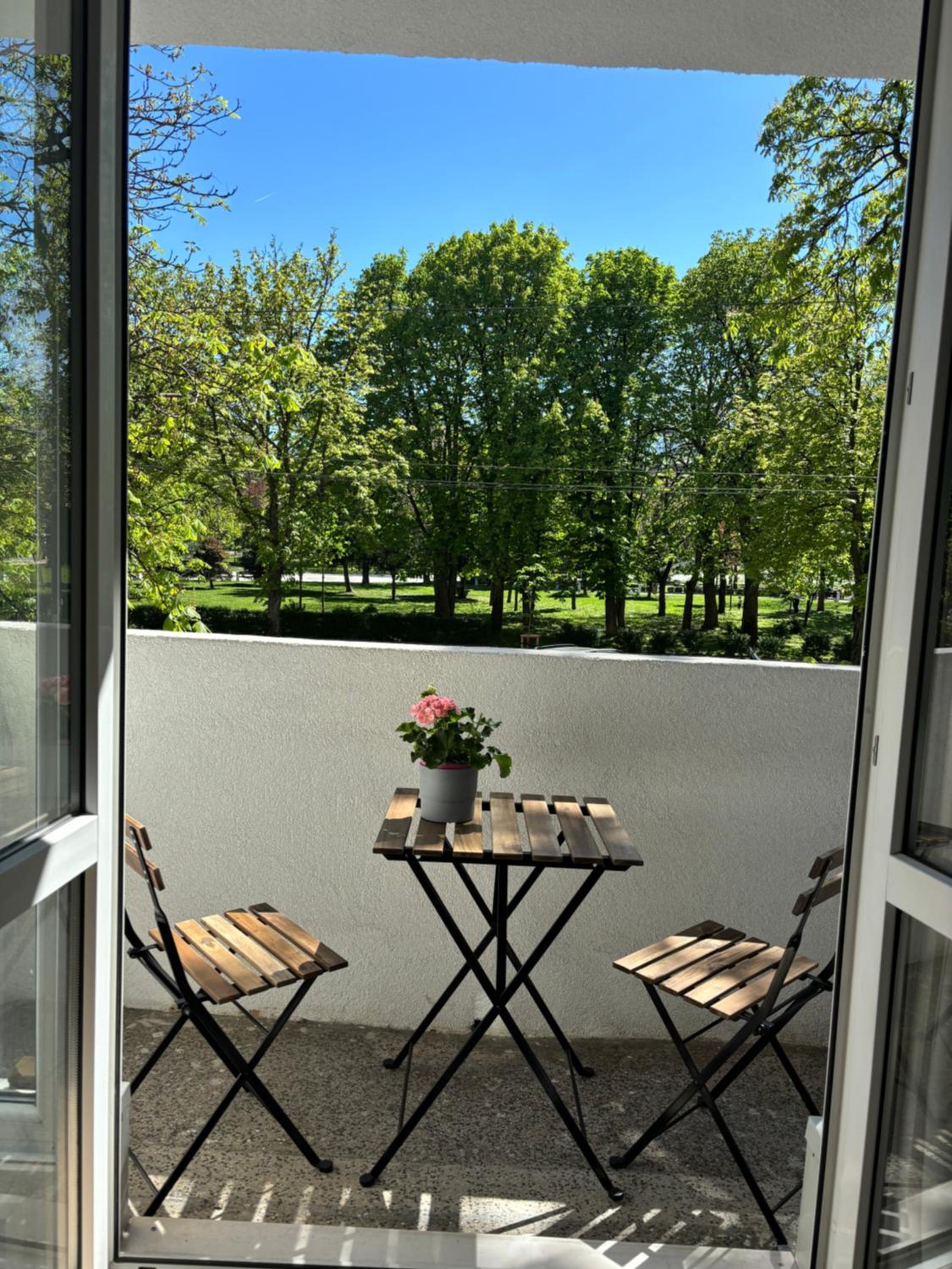 Cozy brand new apartment with Air Conditioner and garden view