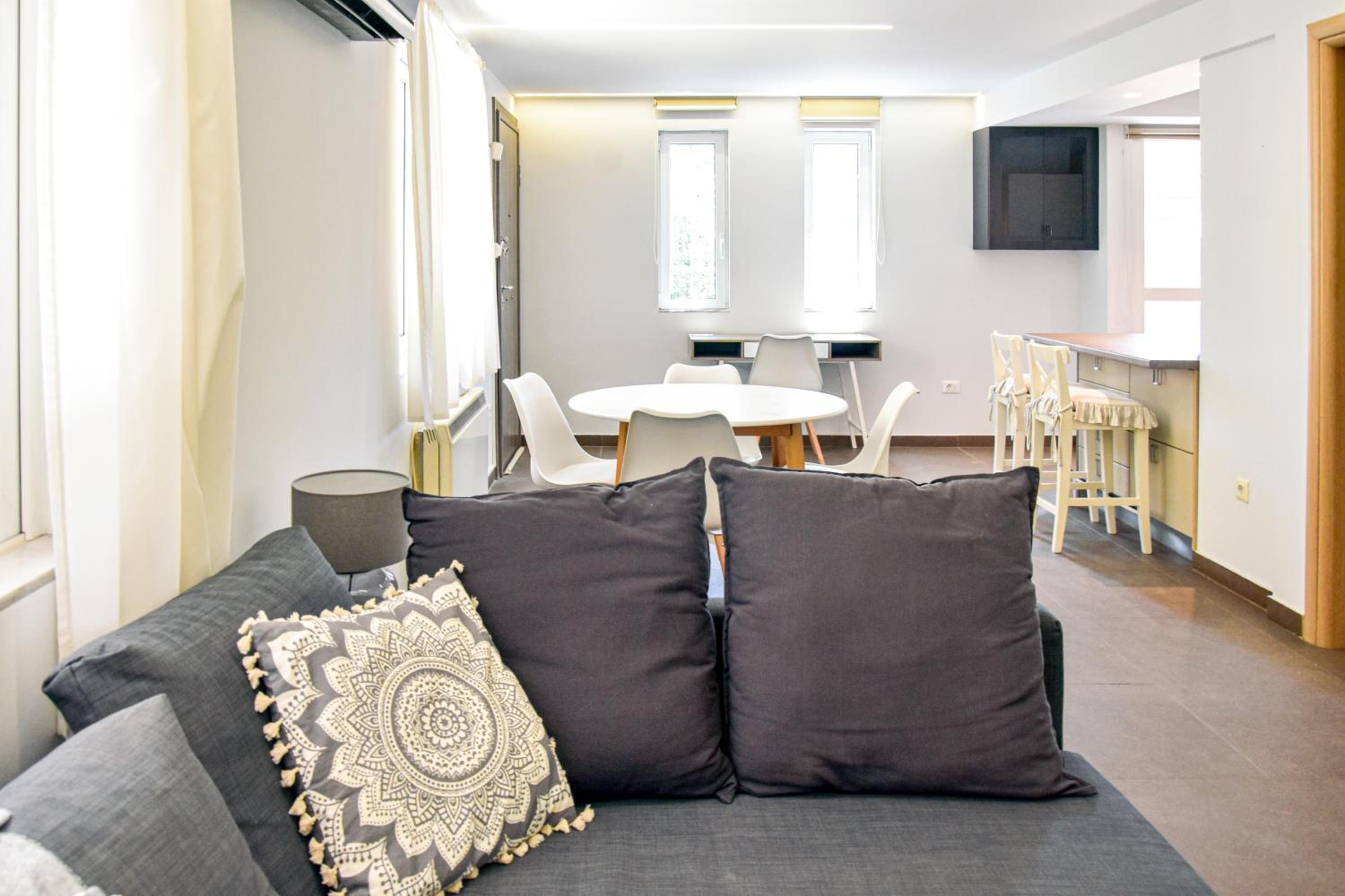 Stylish apartment in Vouliagmeni