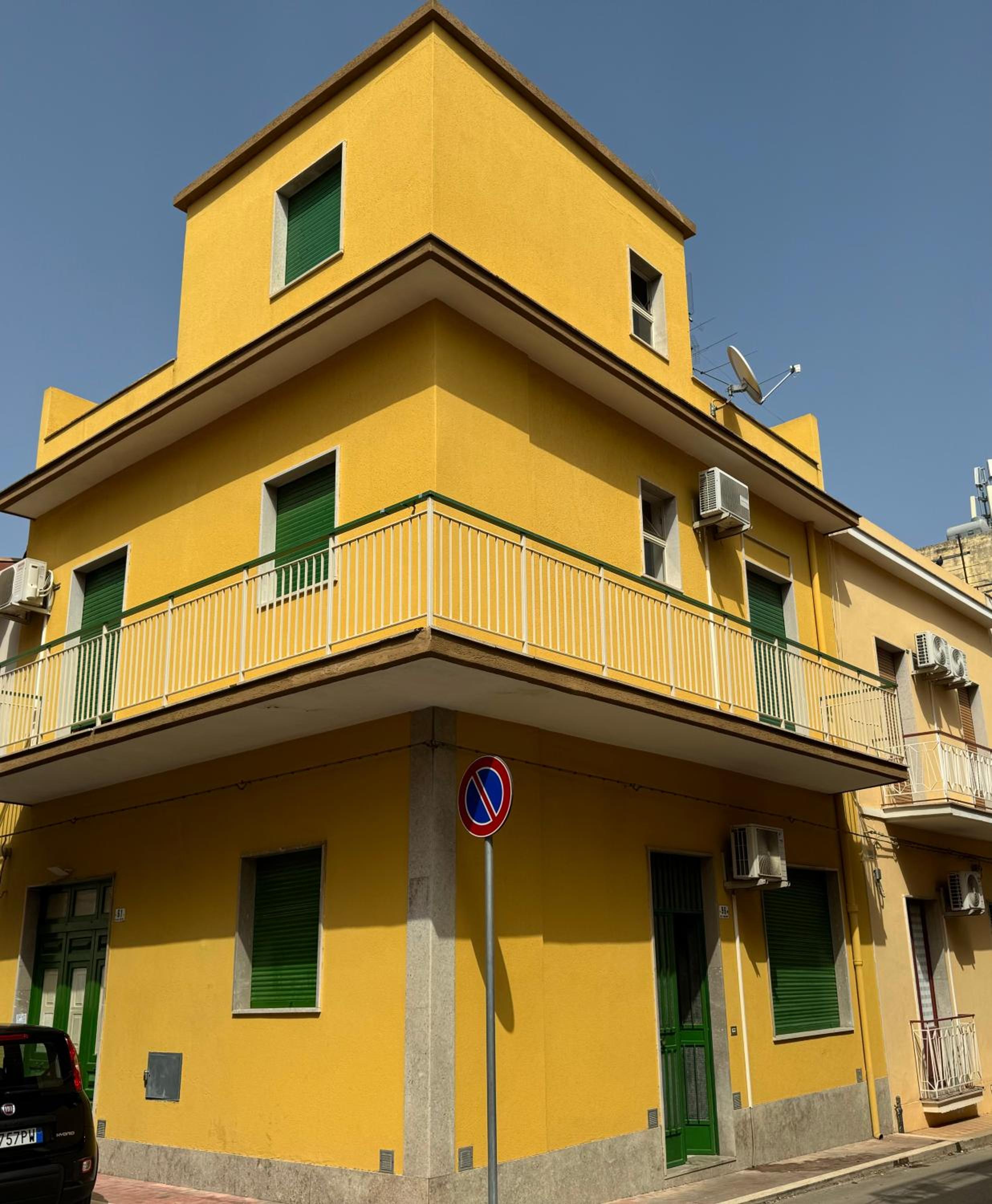 Hotel Avola Center Home