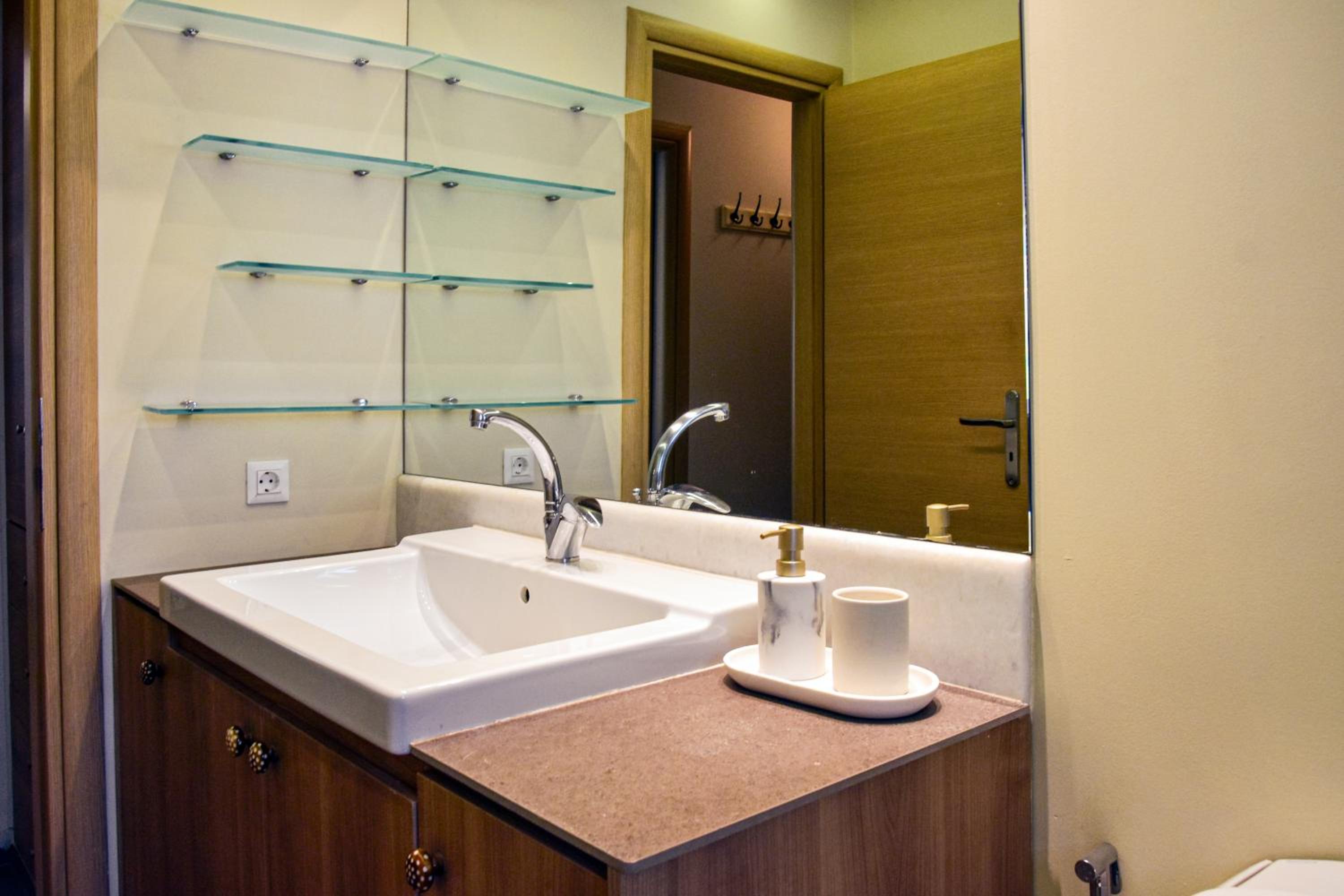 Stylish apartment in Vouliagmeni